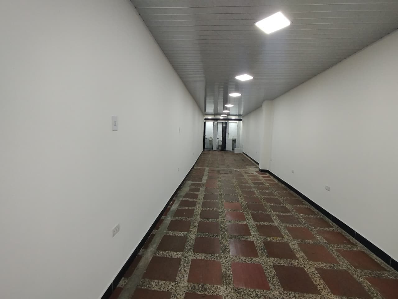 Local en arriendo en La Candelaria, Centro, Medellín — foto 2 de 11