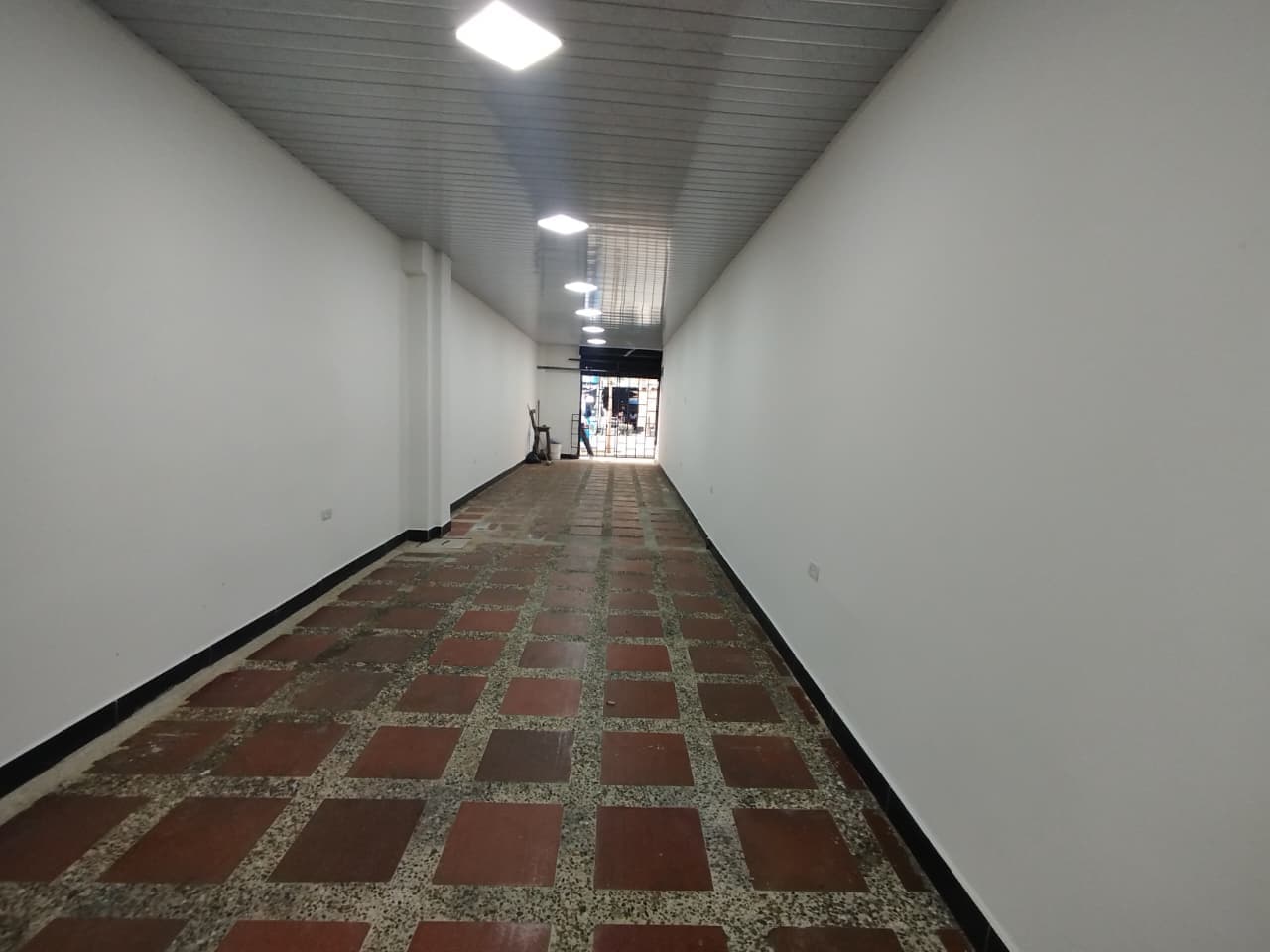 Local en arriendo en La Candelaria, Centro, Medellín — foto 3 de 11