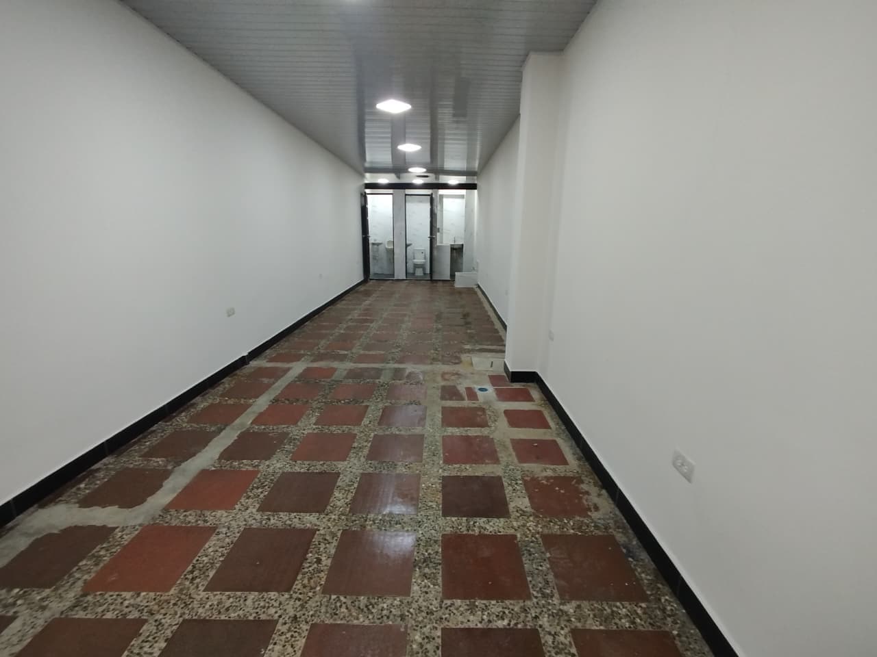 Local en arriendo en La Candelaria, Centro, Medellín — foto 4 de 11