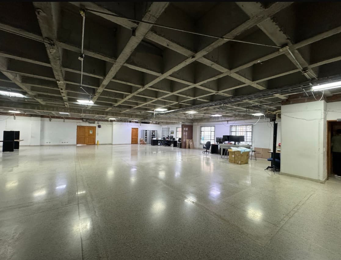 Bodega en arriendo en Ciudad del Rio, Medellín — foto 1 de 14