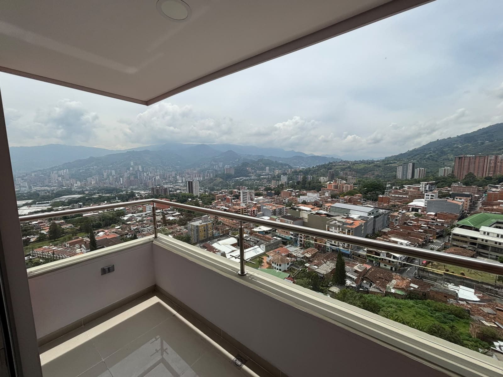 Apartamento en arriendo en La Estrella — foto 3 de 17