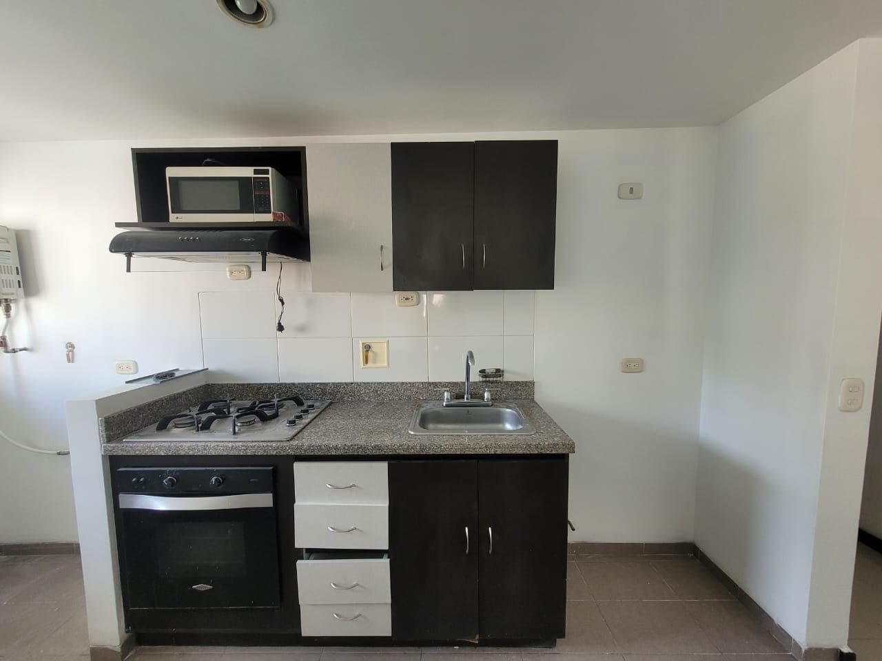 Apartamento en arriendo en El Trianón, Envigado — foto 1 de 17