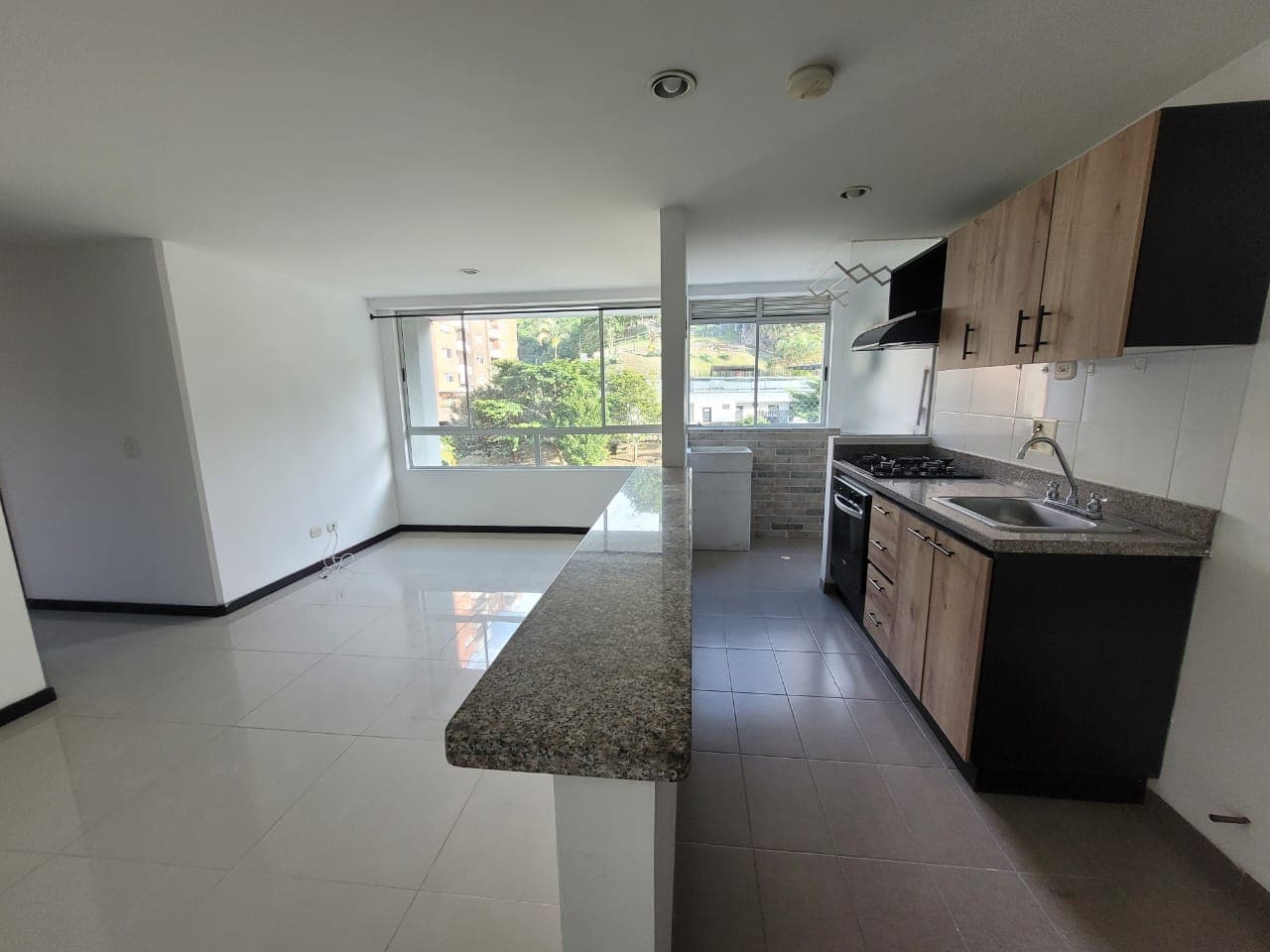 Apartamento en arriendo en El Trianón, Envigado — foto 1 de 20