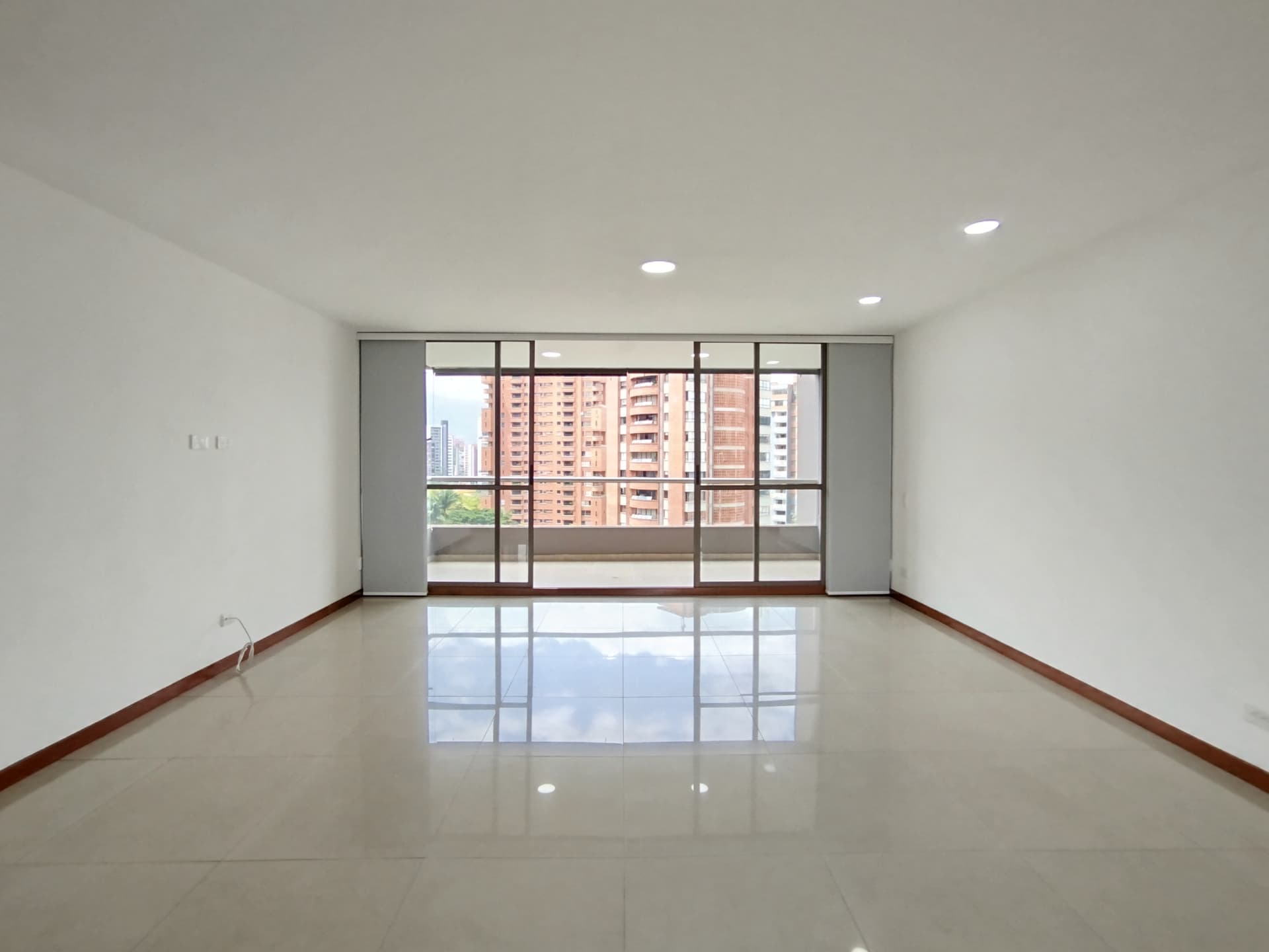Apartamento en arriendo en Milla de Oro, Poblado, Medellín — foto 1 de 20