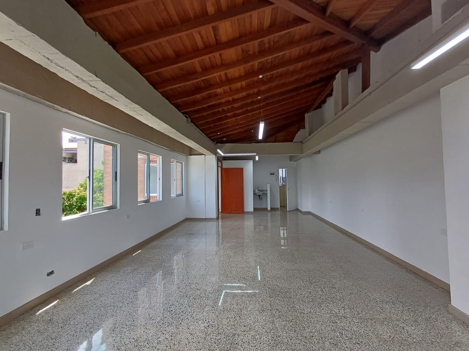 Oficina en arriendo en Laureles, Medellín — foto 2 de 16
