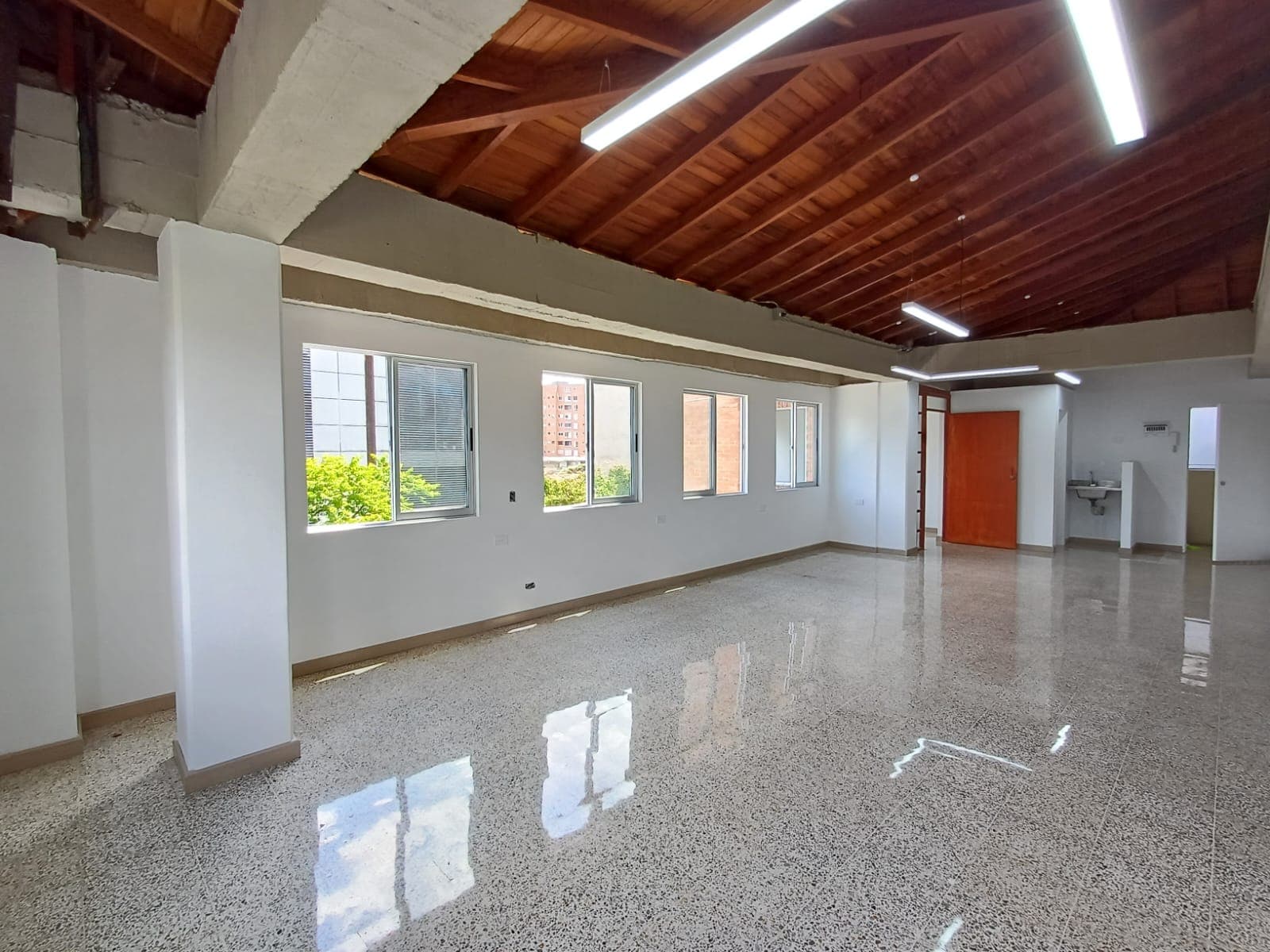 Oficina en arriendo en Laureles, Medellín — foto 5 de 16