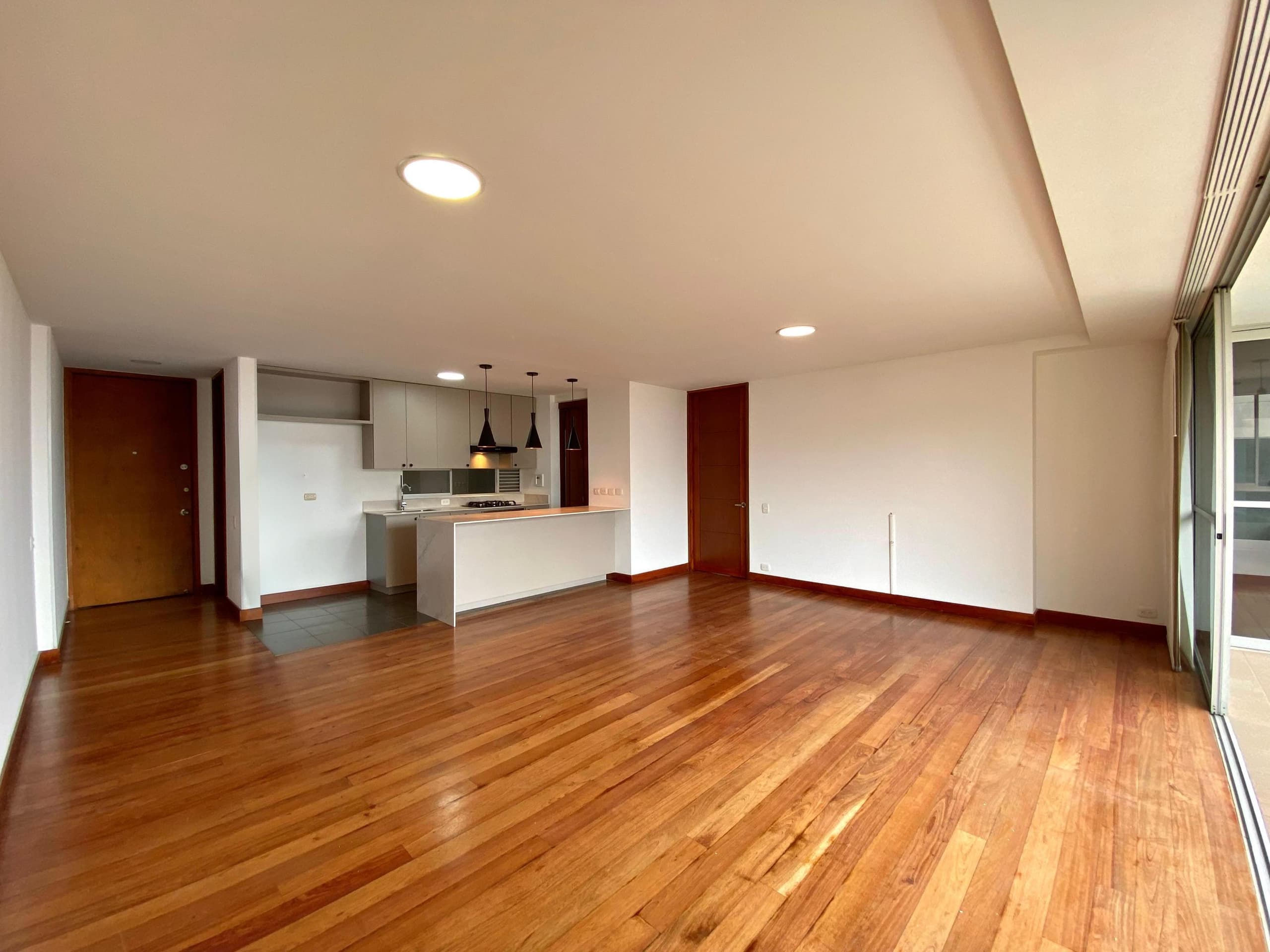 Apartamento en arriendo en Milla de Oro, Poblado, Medellín — foto 3 de 14