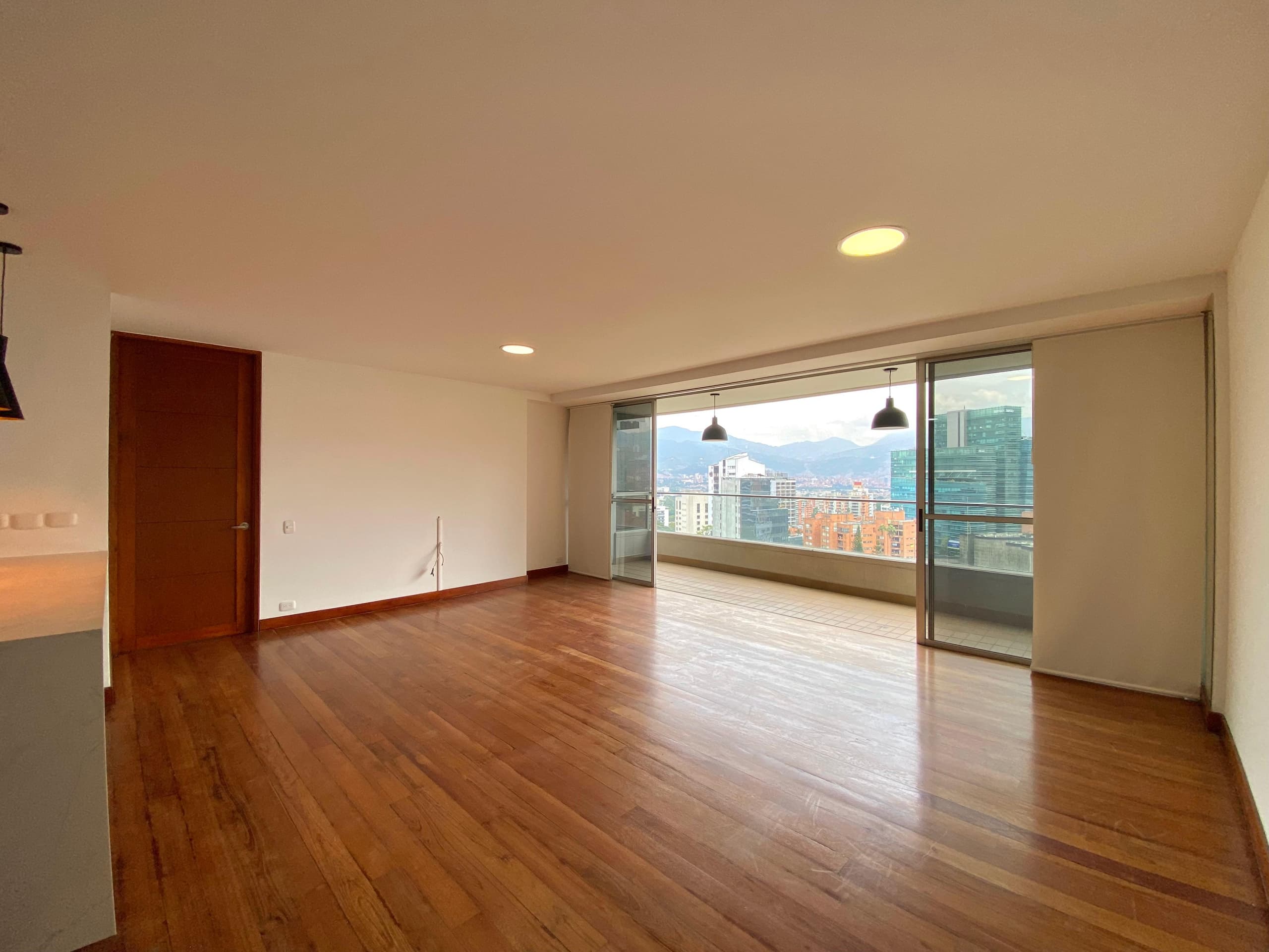 Apartamento en arriendo en Milla de Oro, Poblado, Medellín — foto 5 de 14