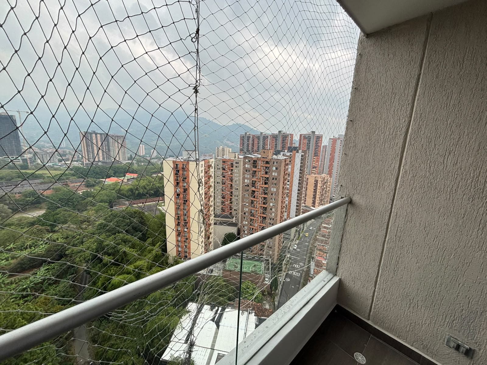 Apartamento en arriendo en La Estrella — foto 1 de 15
