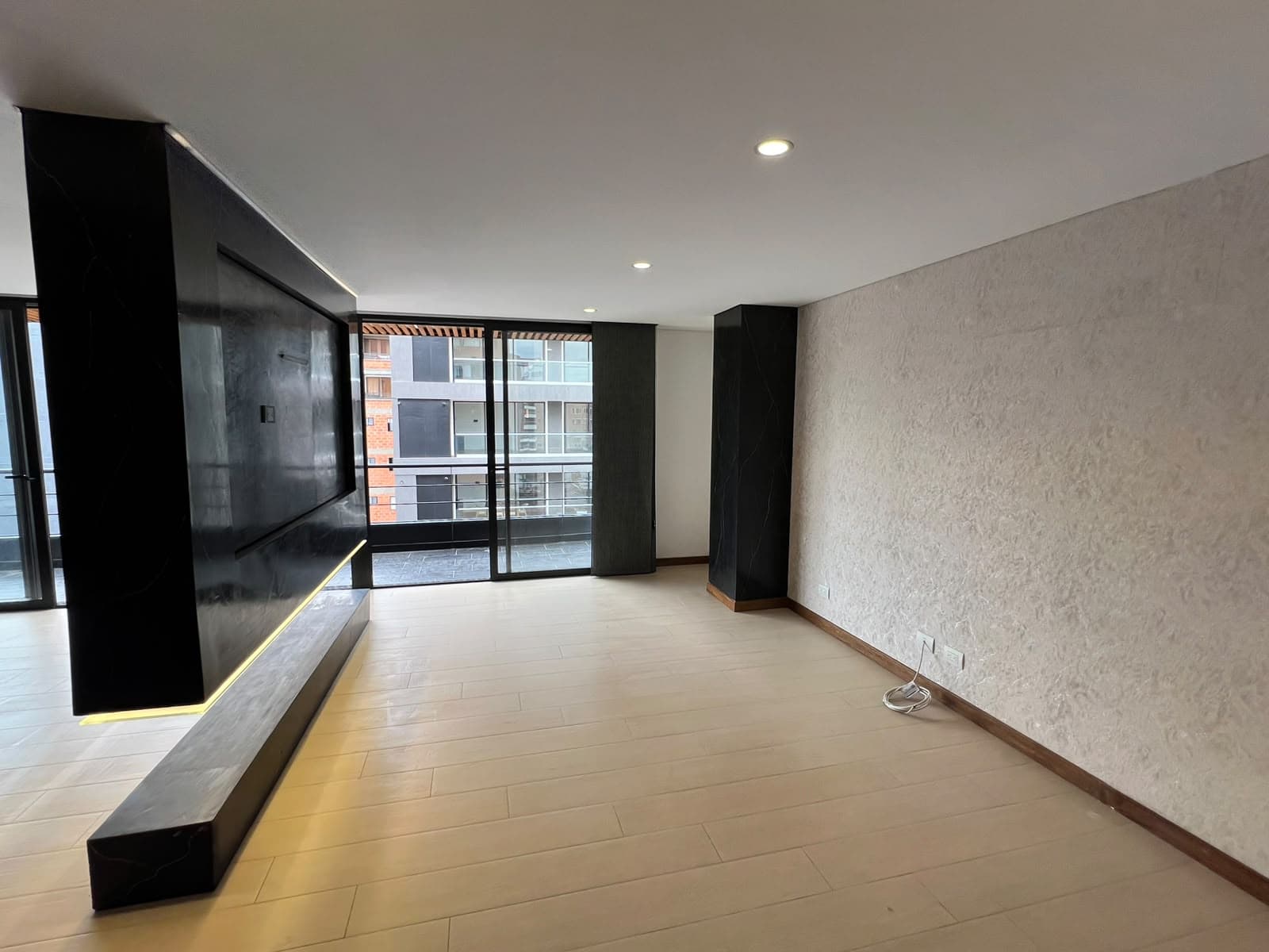 Apartamento en arriendo en Los Conquistadores, Laureles, Medellín — foto 1 de 20
