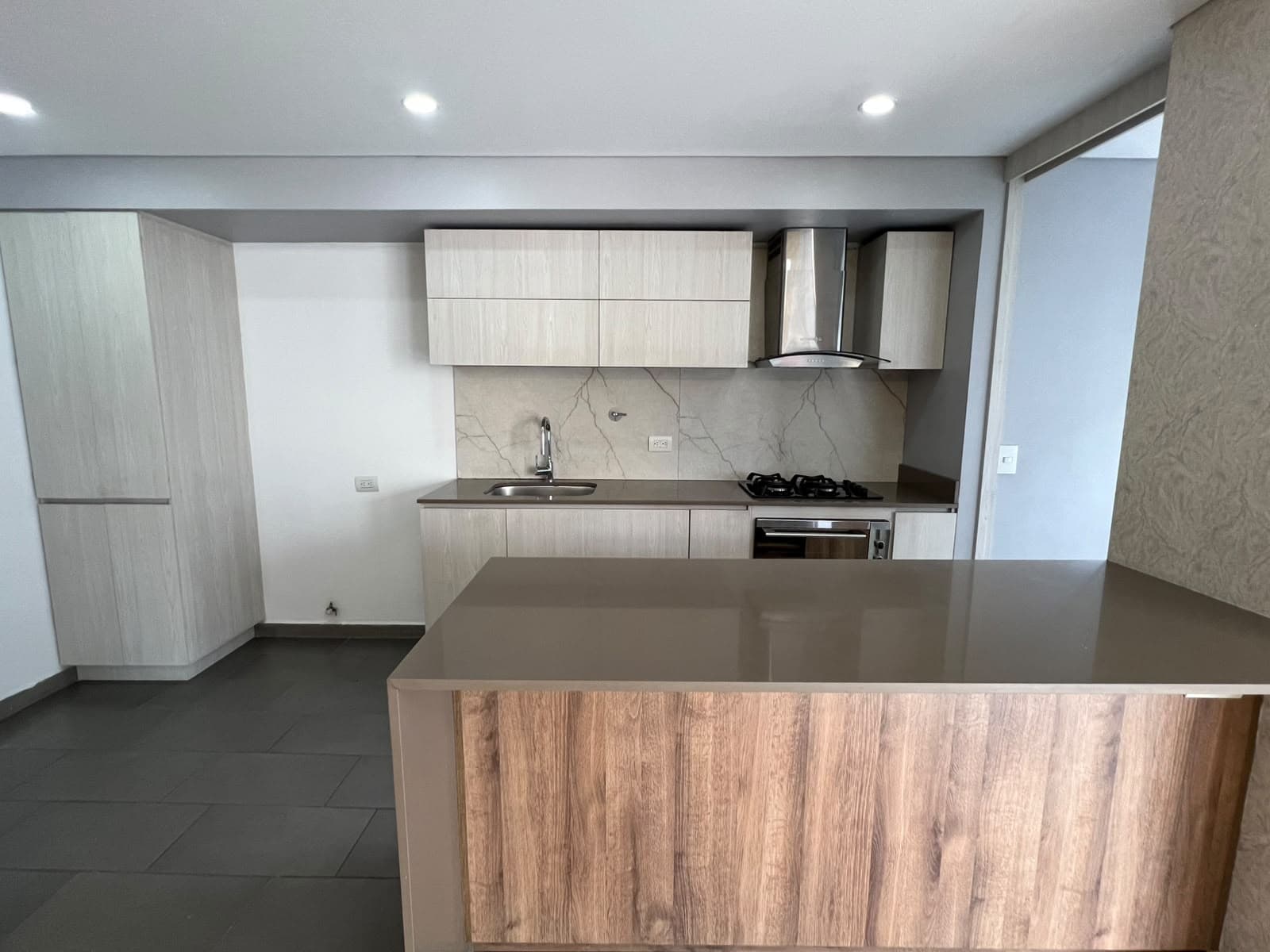 Apartamento en arriendo en Los Conquistadores, Laureles, Medellín — foto 5 de 20