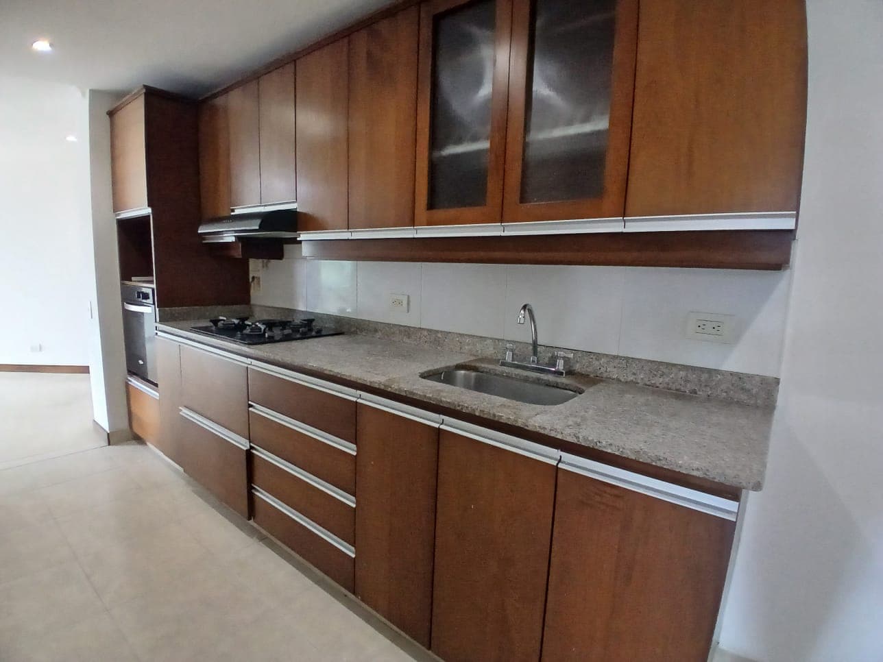 Apartamento en arriendo en Laureles, Medellín — foto 1 de 18