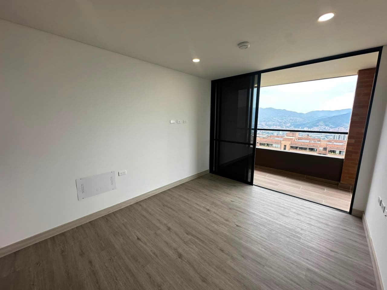 Apartamento en arriendo en Loma del Escobero, Envigado — foto 3 de 17