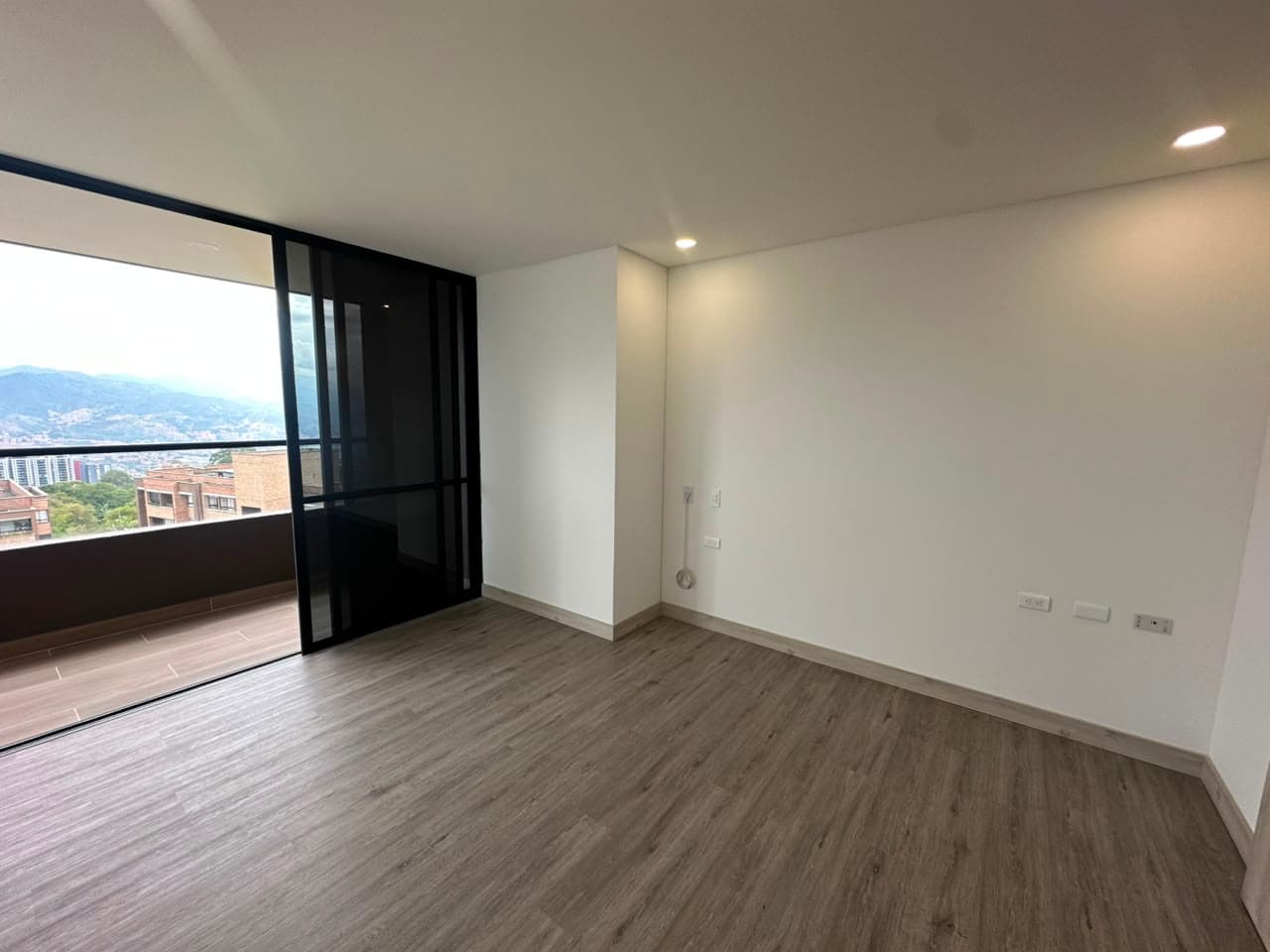 Apartamento en arriendo en Loma del Escobero, Envigado — foto 4 de 17