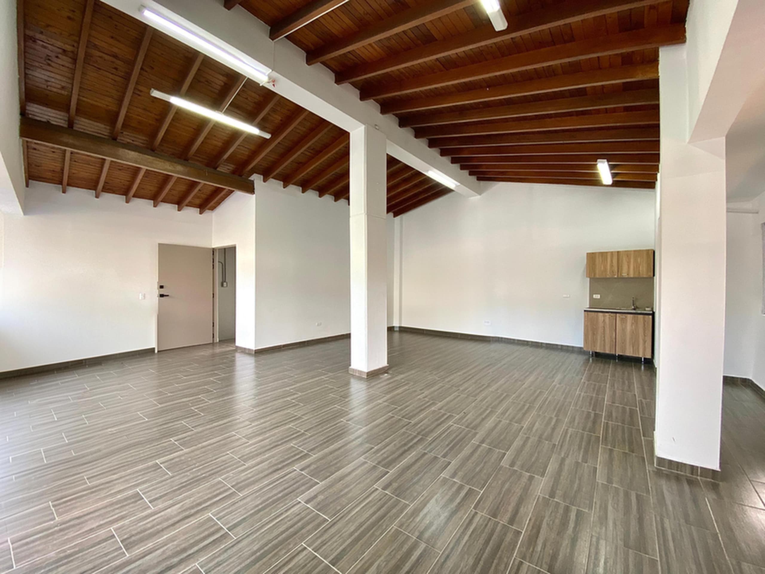 Oficina en arriendo en Guayabal, Belen, Medellín — foto 2 de 12