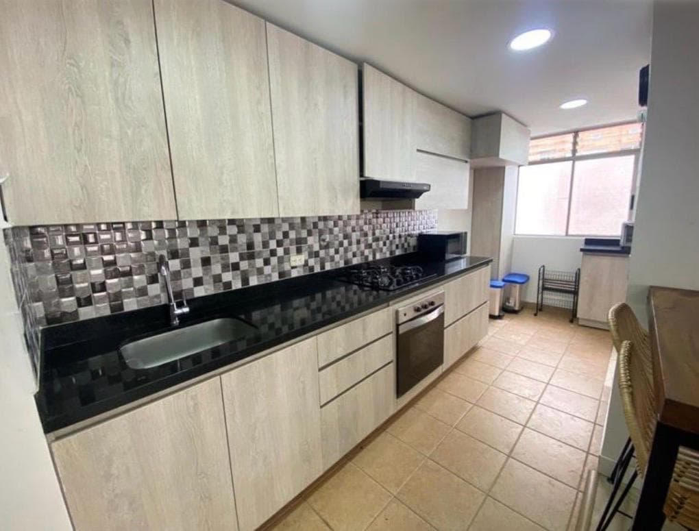 Apartamento en arriendo en Transversal Inferior, Poblado, Medellín — foto 1 de 20