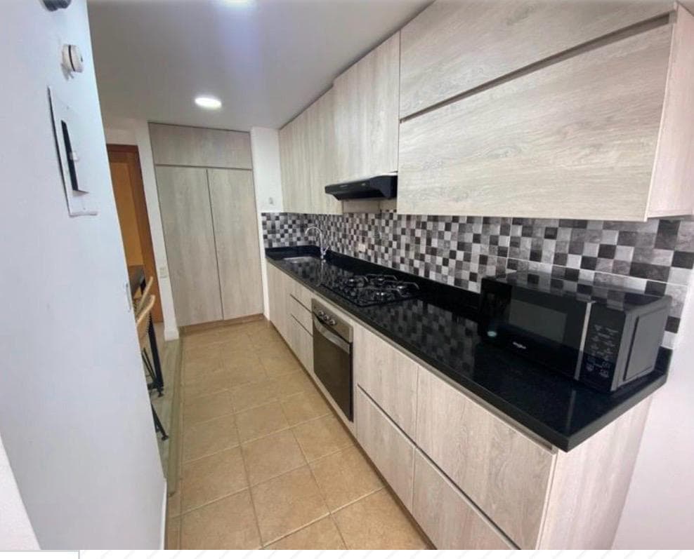 Apartamento en arriendo en Transversal Inferior, Poblado, Medellín — foto 2 de 20