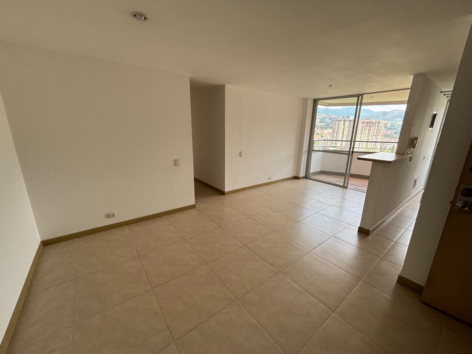 Apartamento en arriendo en Itagui — foto 4 de 15