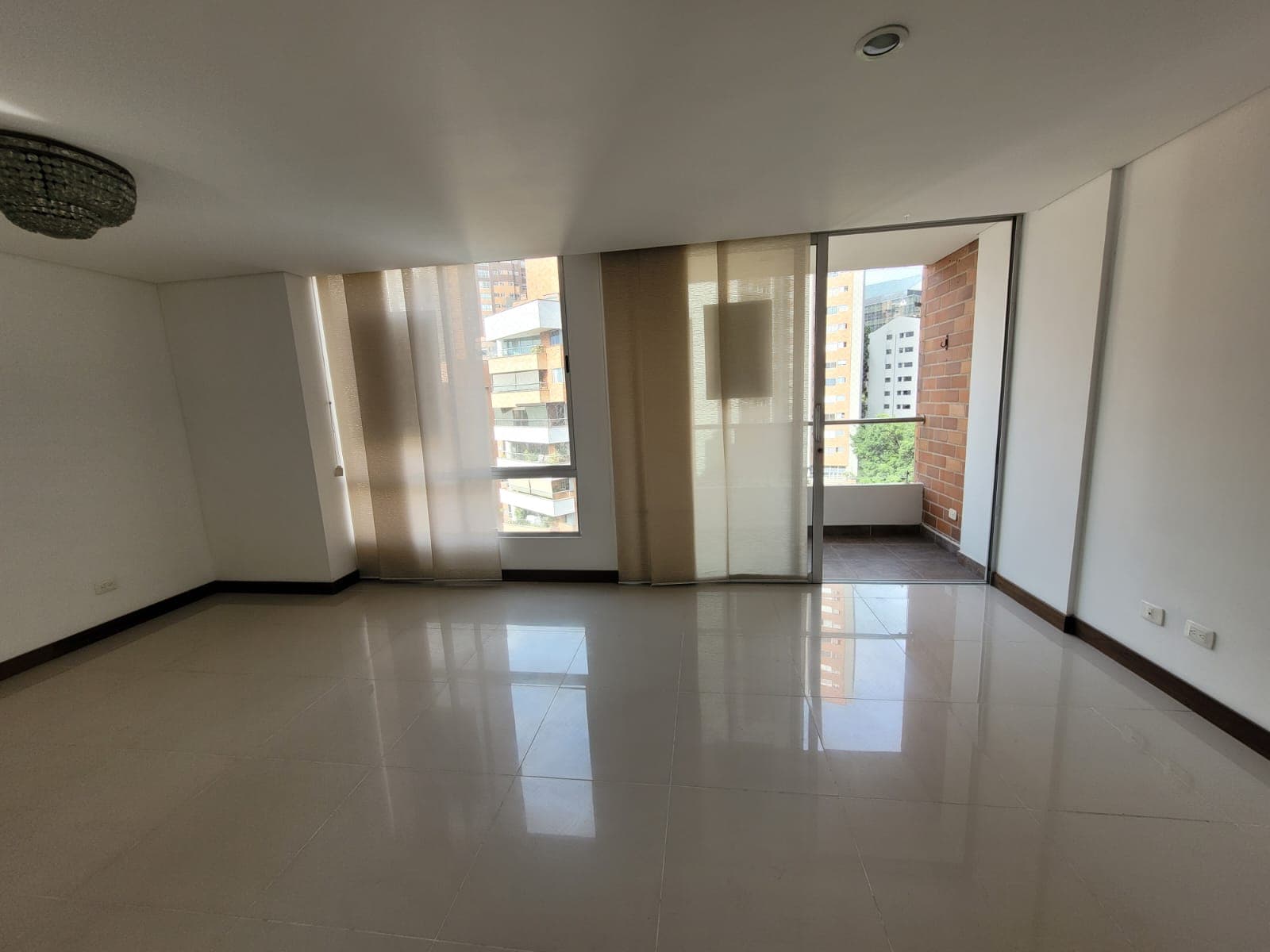 Apartamento en arriendo en Santa María de los Ángeles, Poblado, Medellín — foto 4 de 20