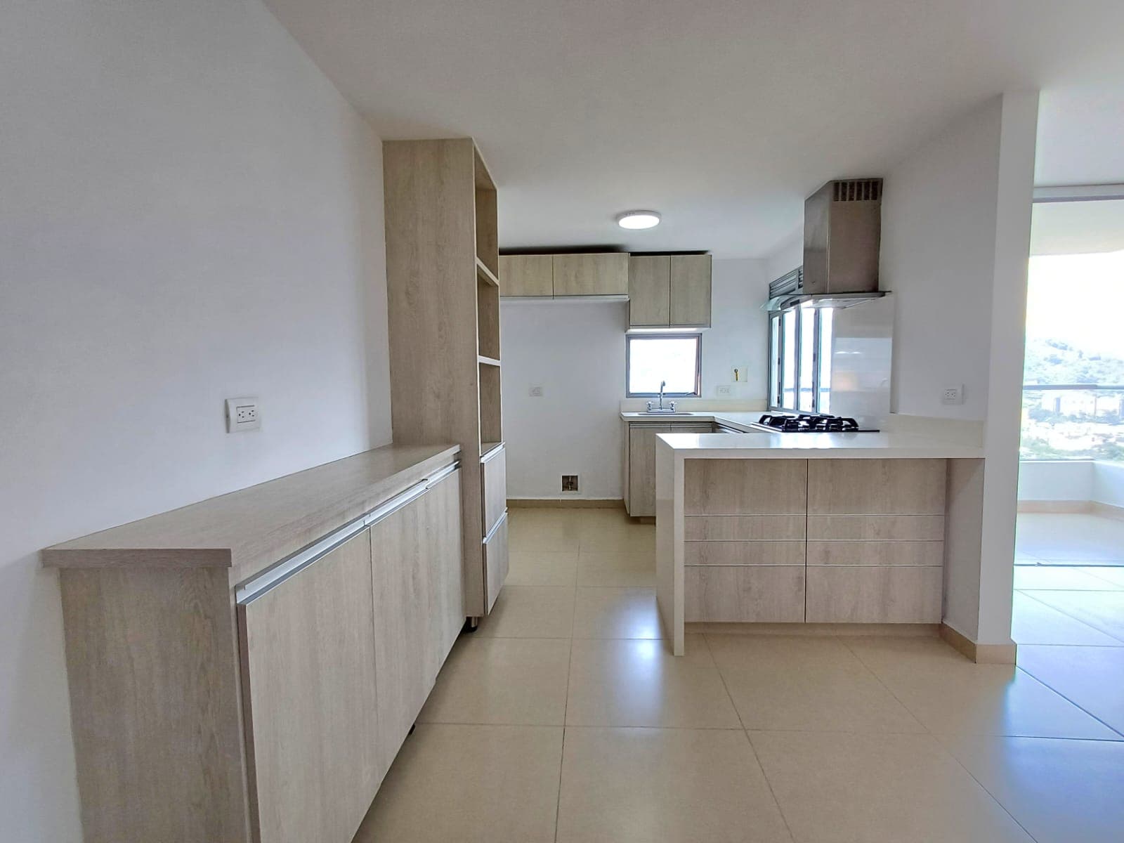 Apartamento en arriendo en Loma de las Brujas, Envigado — foto 1 de 20