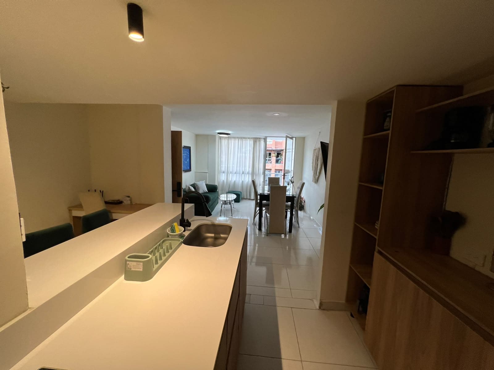 Apartamento en arriendo en Santa Teresita, Laureles, Medellín — foto 4 de 14