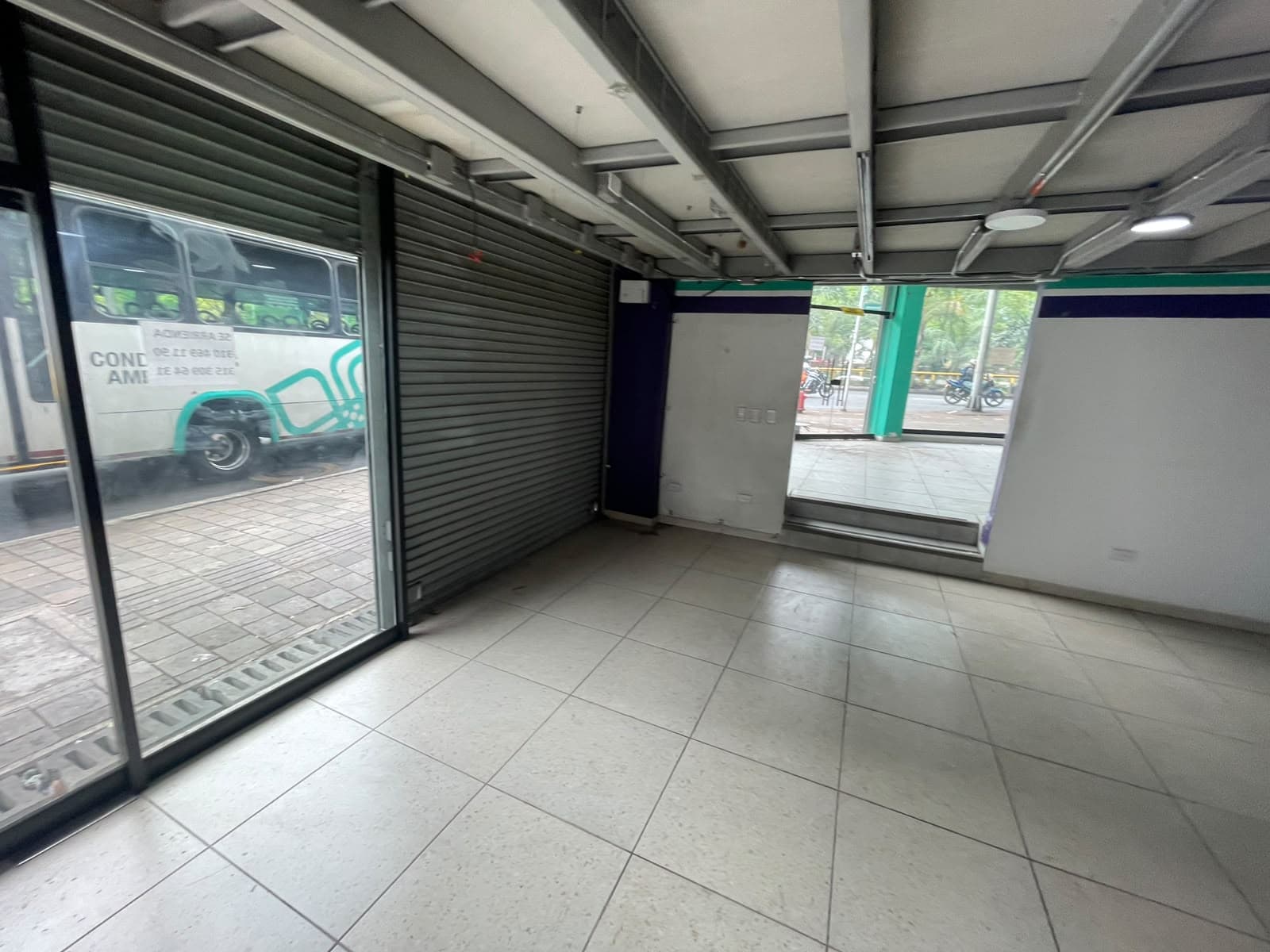 Local en arriendo en Centro Med, Medellín — foto 1 de 12