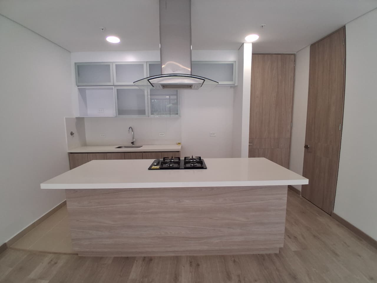 Aparta Suite en arriendo en El Retiro — foto 1 de 20