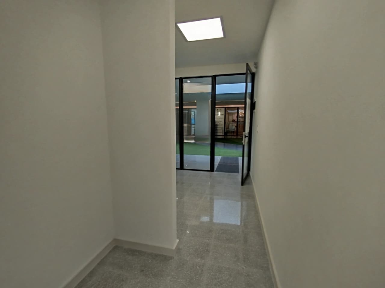 Oficina en arriendo en Estadio, Laureles, Medellín — foto 2 de 12
