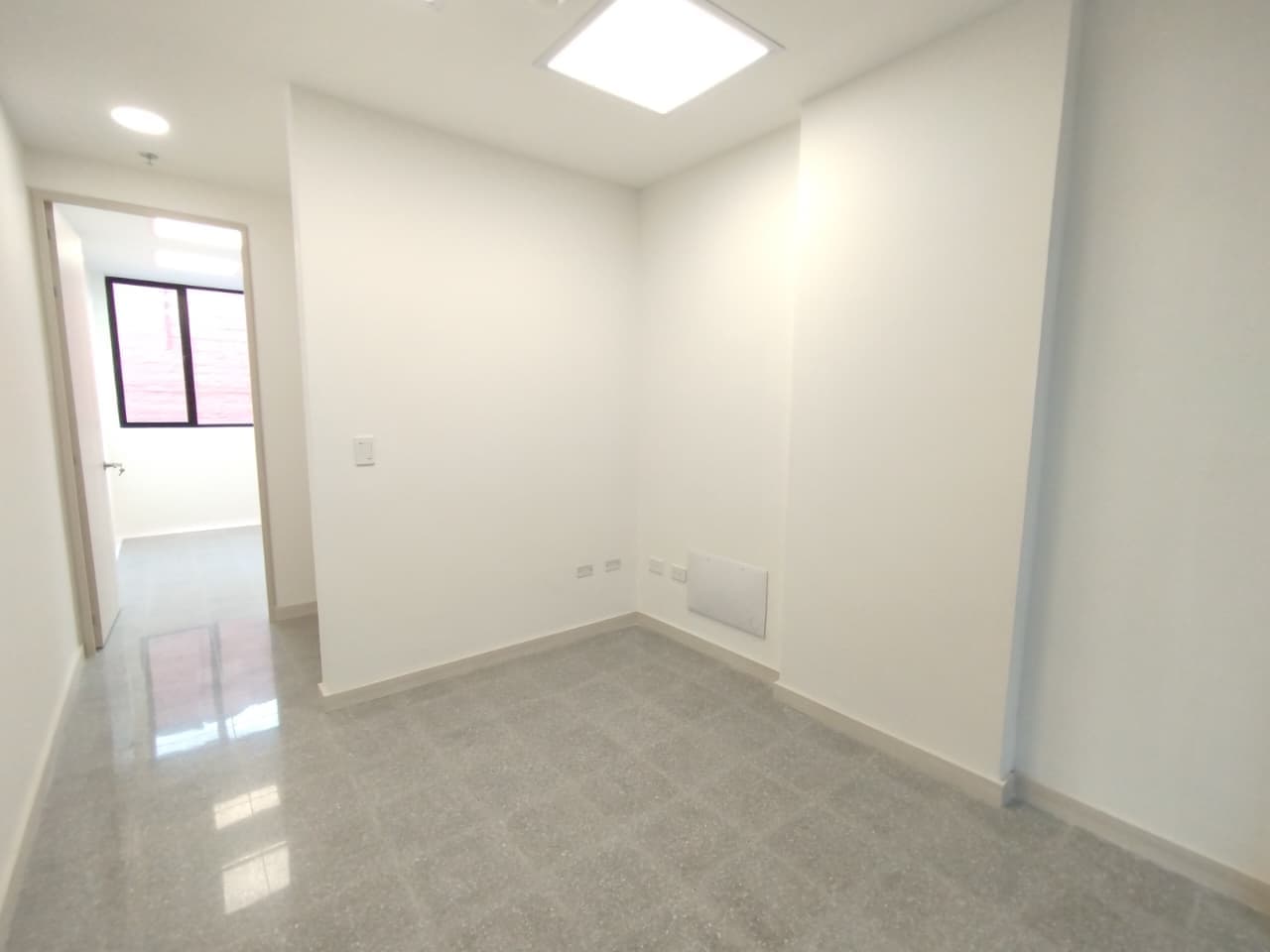 Oficina en arriendo en Estadio, Laureles, Medellín — foto 4 de 12