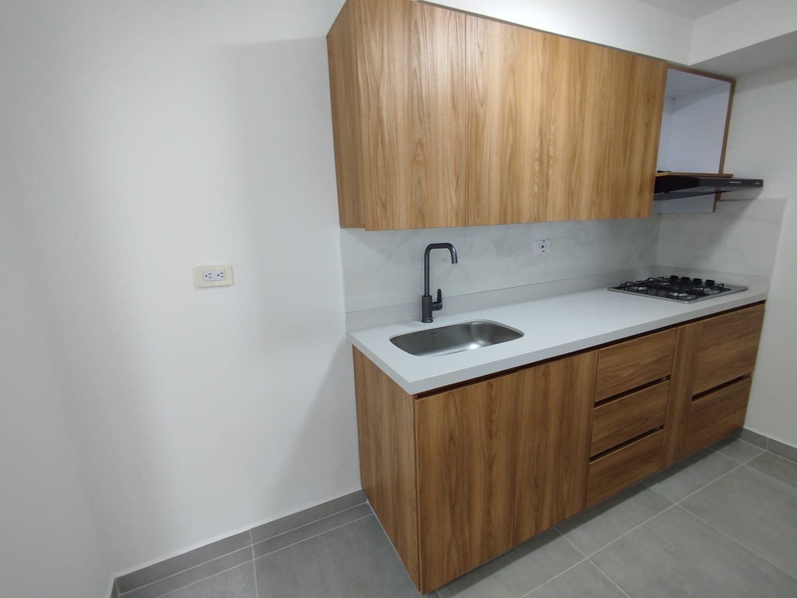 Apartamento en arriendo en Maria Auxiliadora, Sabaneta — foto 1 de 15