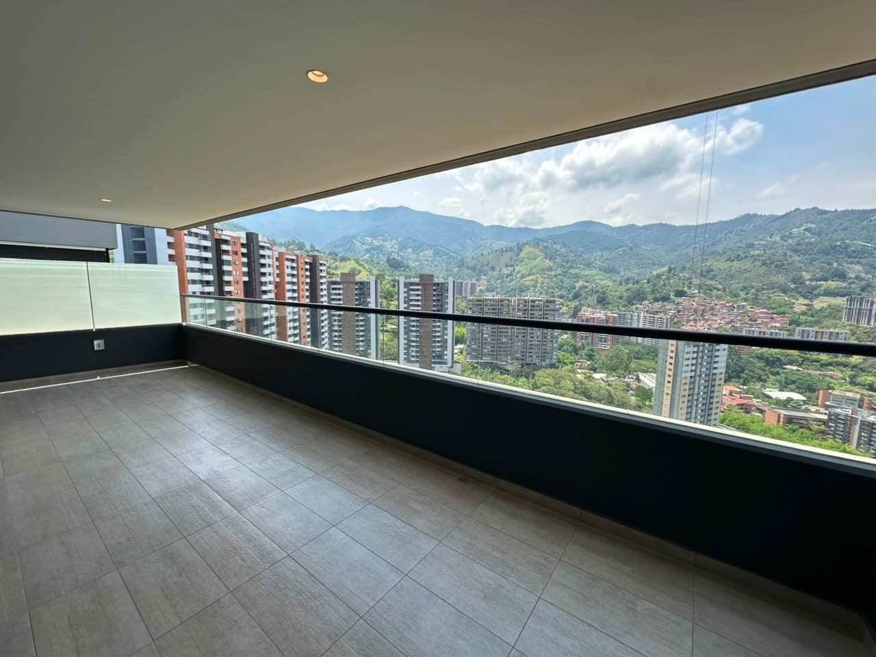 Apartamento en arriendo en Loma de las Brujas, Envigado — foto 5 de 19
