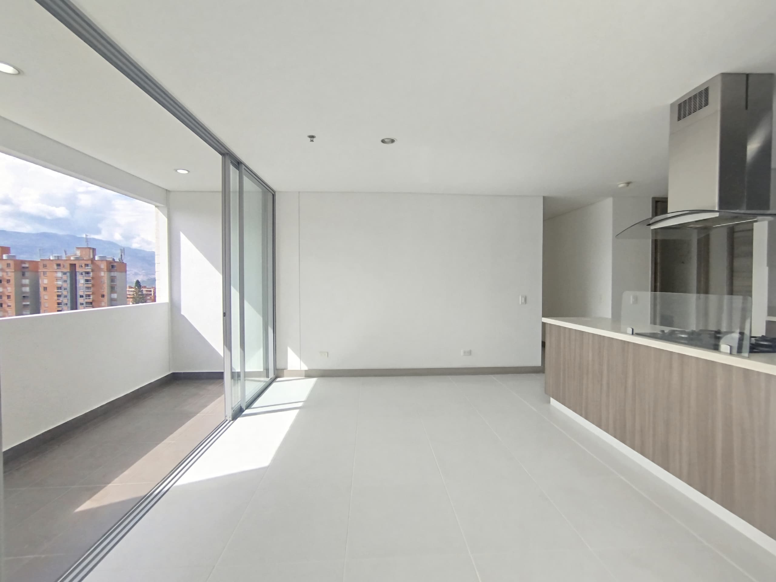 Apartamento en arriendo en Castropol, Poblado, Medellín — foto 4 de 20