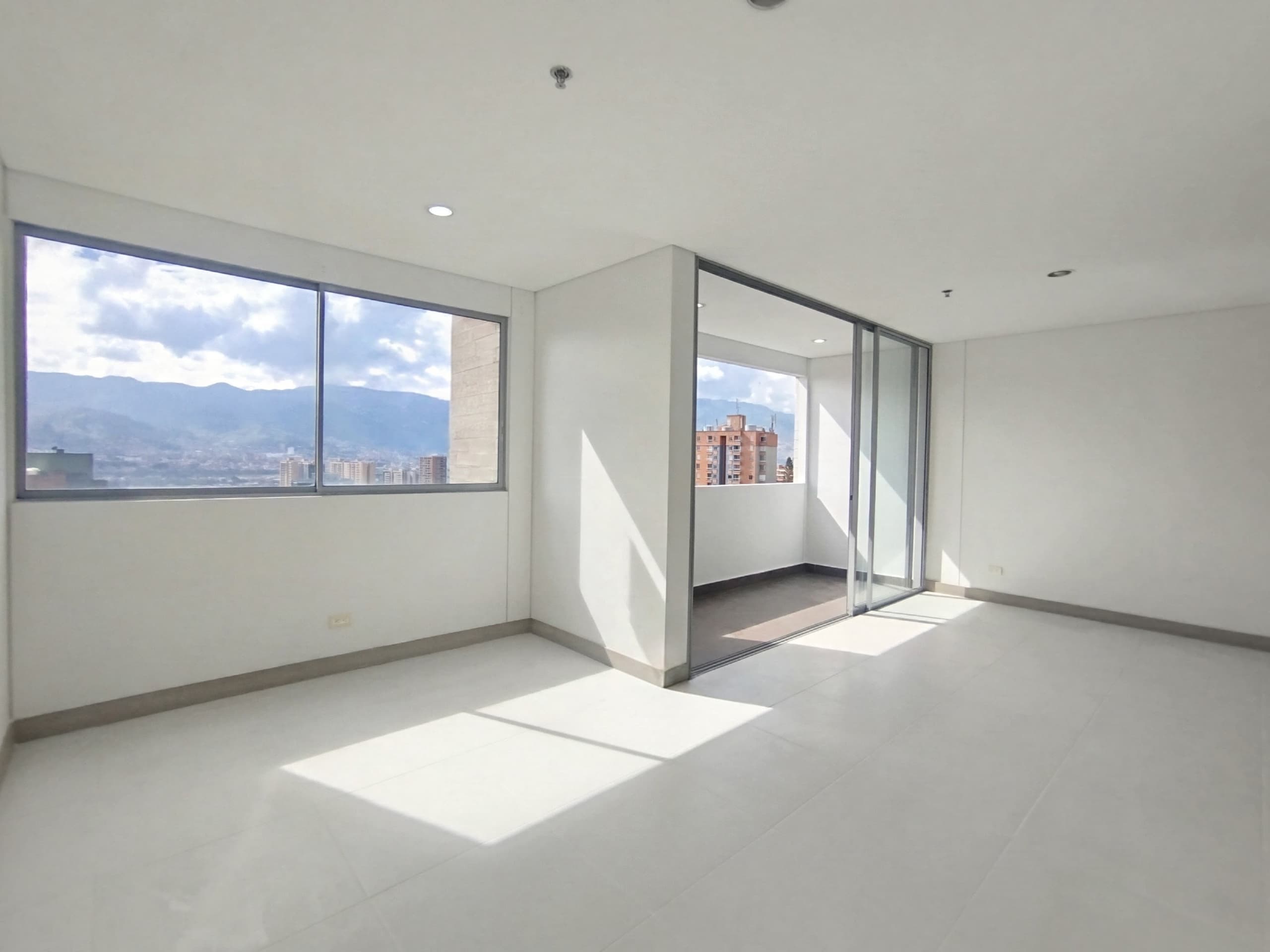 Apartamento en arriendo en Castropol, Poblado, Medellín — foto 5 de 20
