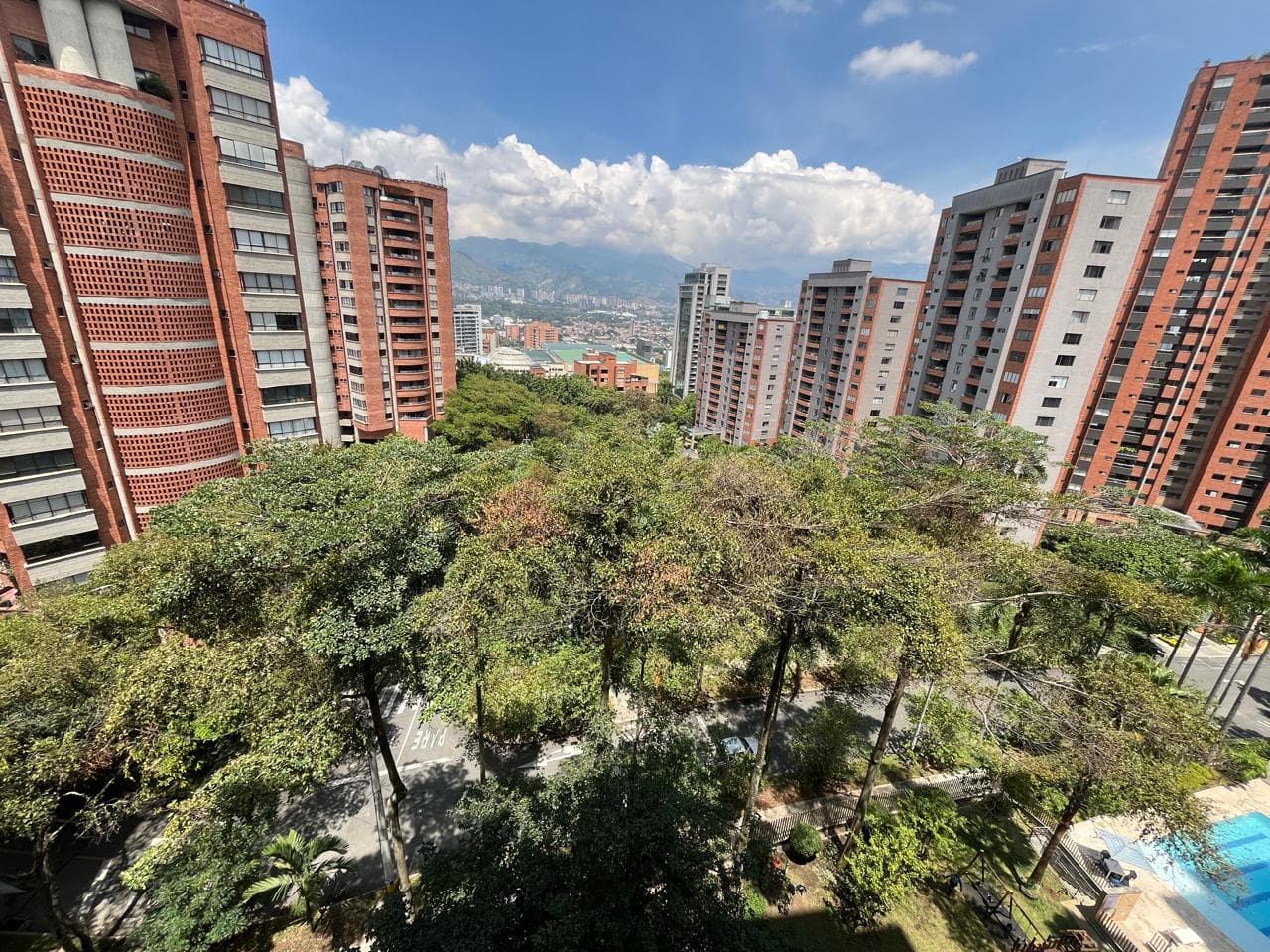 Apartamento en arriendo en Los Balsos, Poblado, Medellín — foto 2 de 20