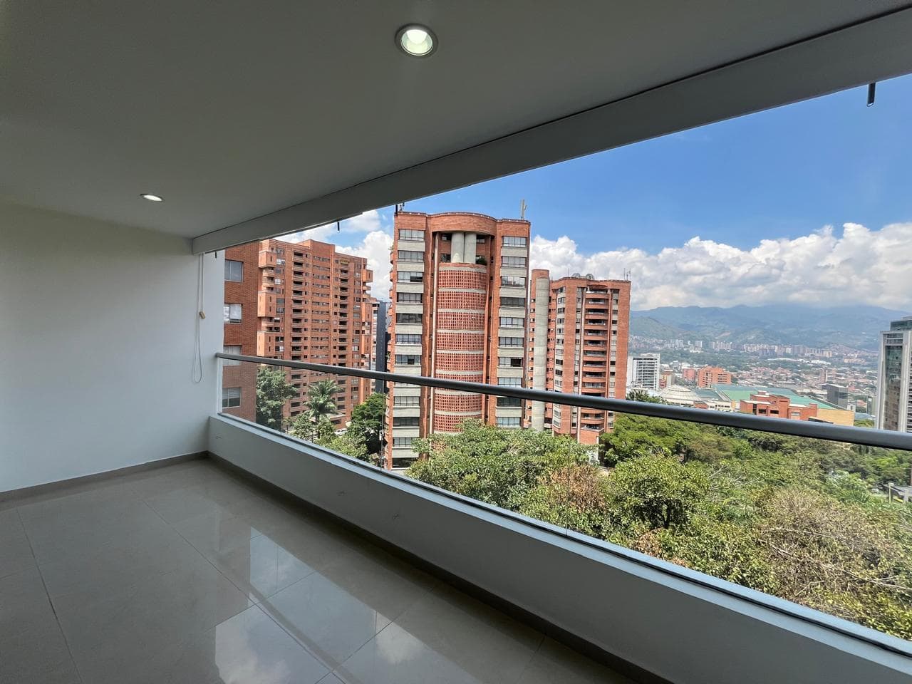 Apartamento en arriendo en Los Balsos, Poblado, Medellín — foto 4 de 20