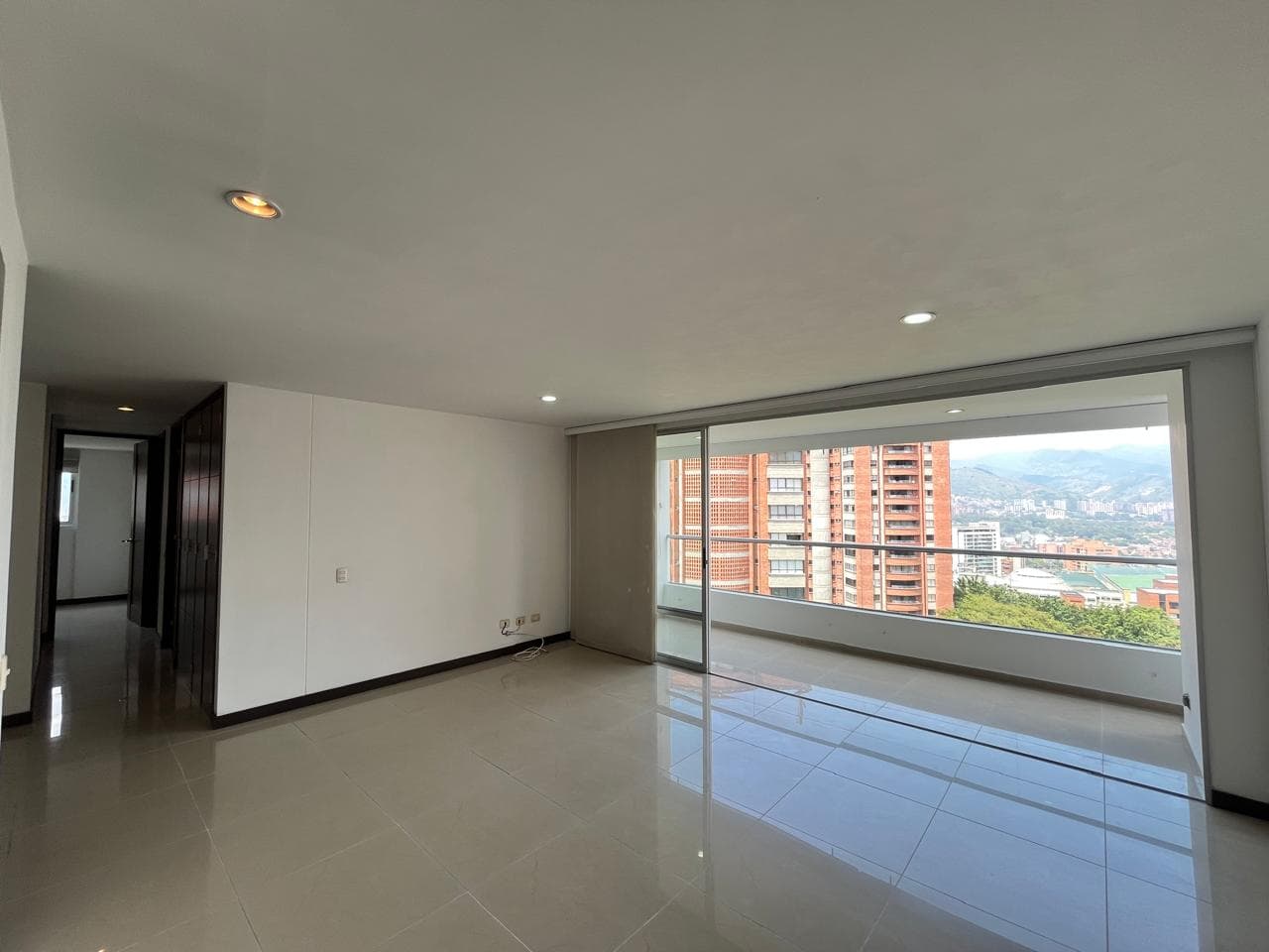 Apartamento en arriendo en Los Balsos, Poblado, Medellín — foto 5 de 20