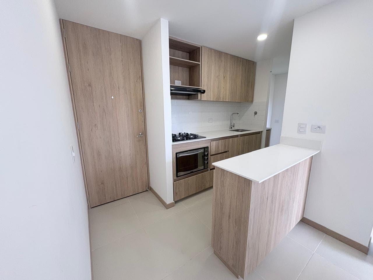 Apartamento en arriendo en Camino Verde, Envigado — foto 1 de 14