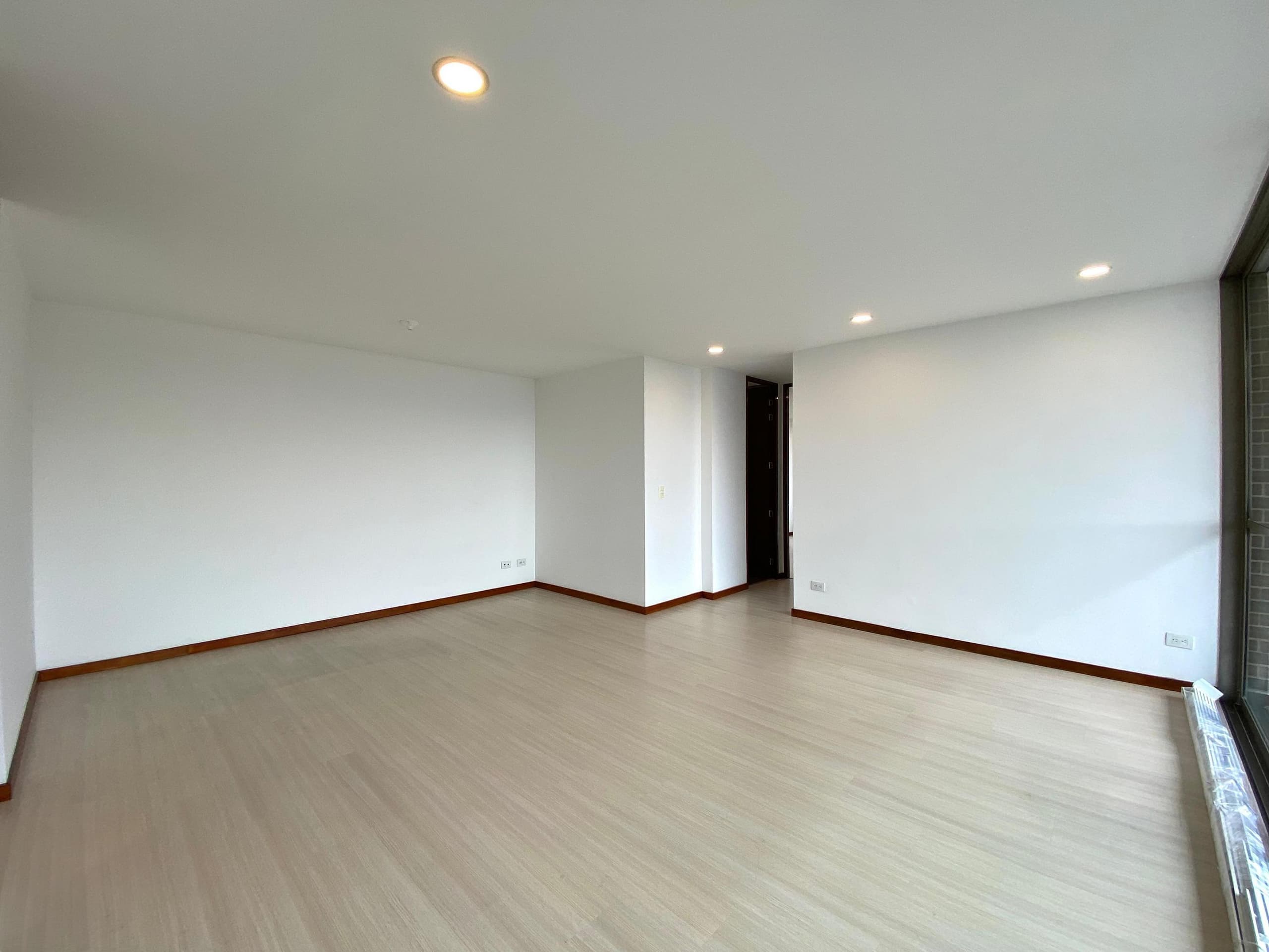 Apartamento en arriendo en Los Balsos, Poblado, Medellín — foto 3 de 17