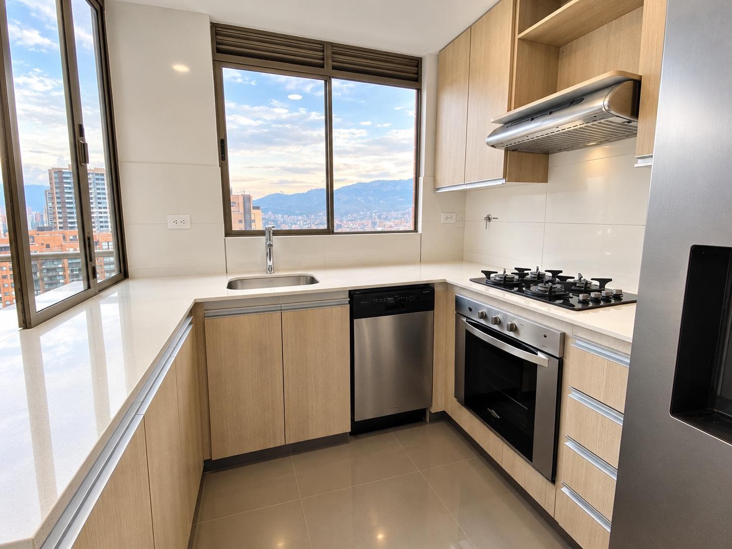 Apartamento en arriendo en Los Balsos, Poblado, Medellín — foto 4 de 17