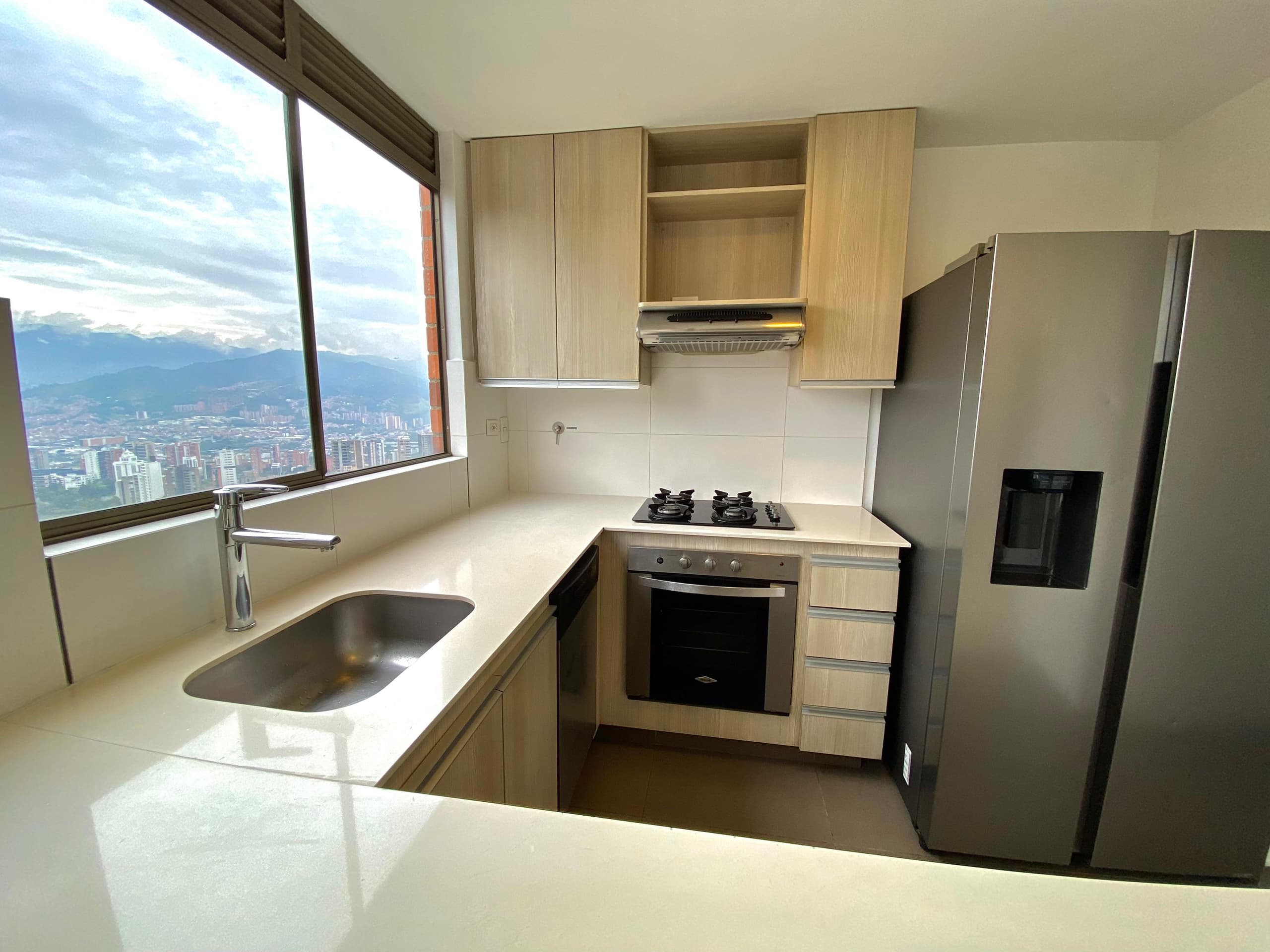 Apartamento en arriendo en Los Balsos, Poblado, Medellín — foto 5 de 17