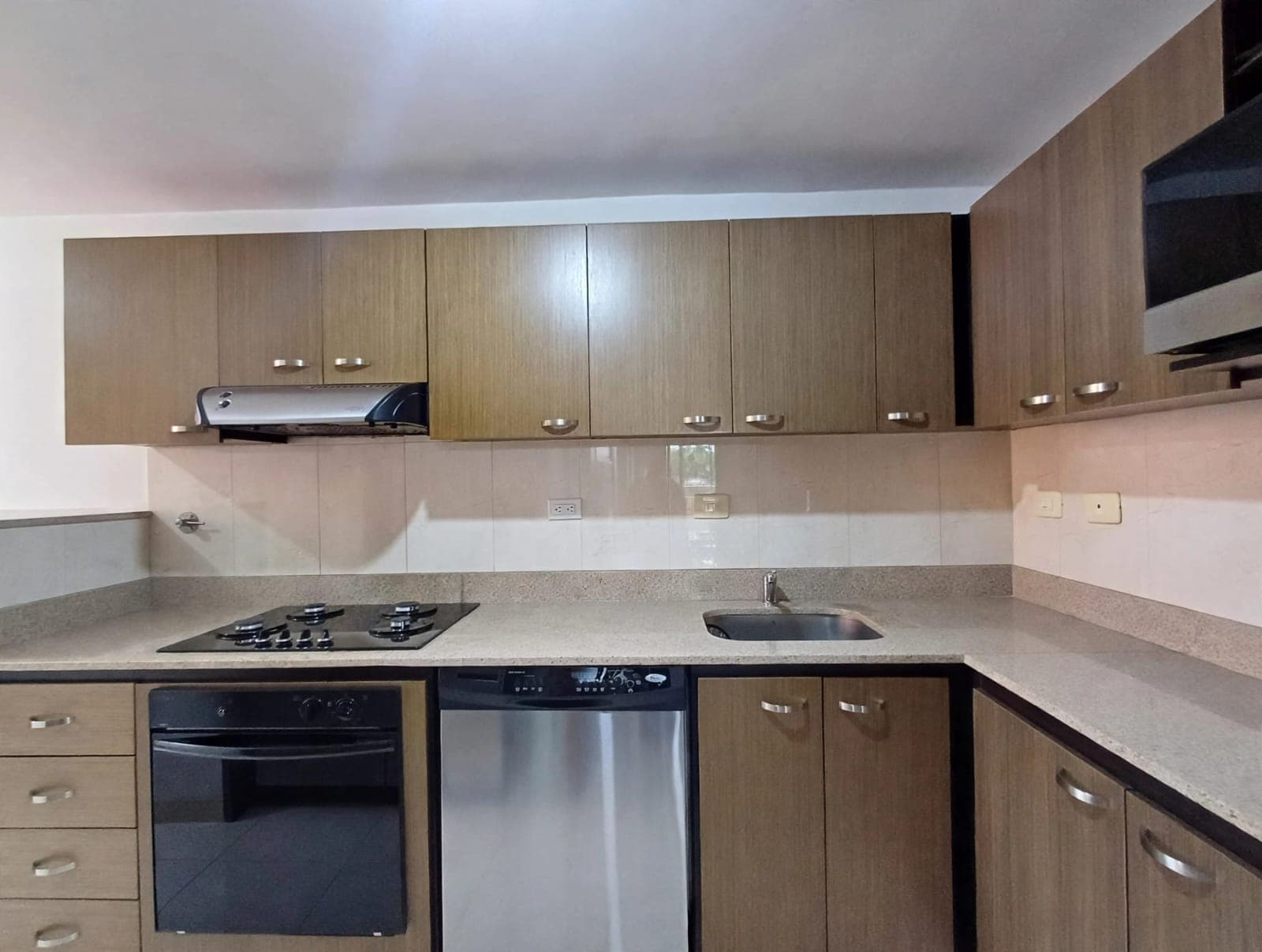 Apartamento en arriendo en Loma Benedictinos, Envigado — foto 2 de 17
