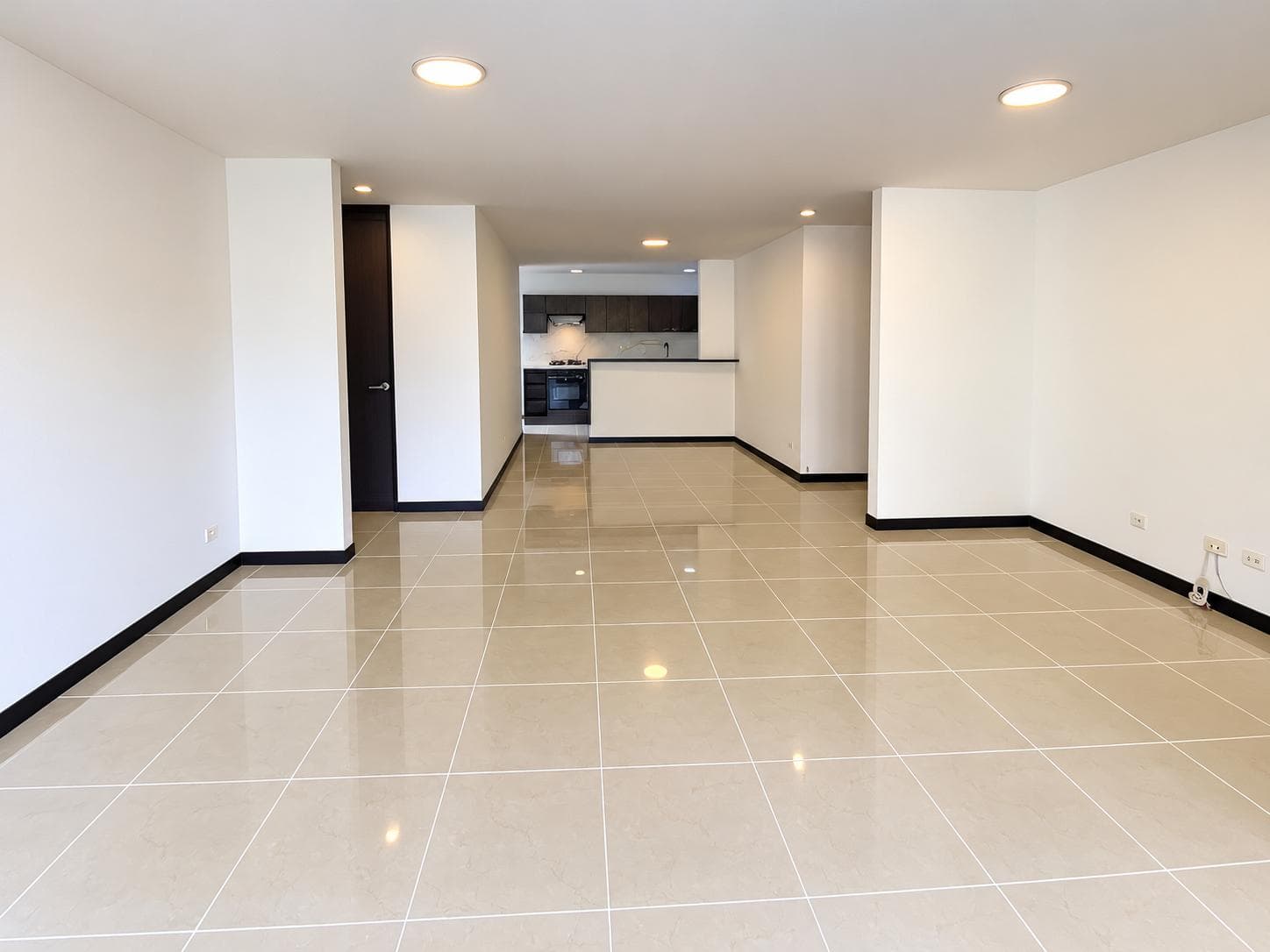 Apartamento en arriendo en Las Santas, Poblado, Medellín — foto 1 de 20