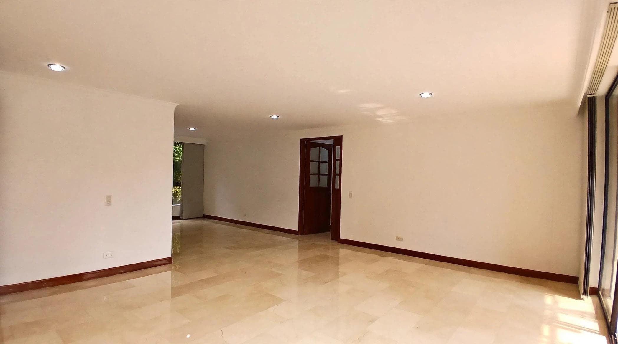 Apartamento en arriendo en La Frontera M, Poblado, Medellín — foto 4 de 20