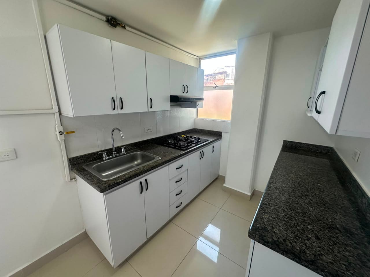 Apartamento en arriendo en Camino Verde, Envigado — foto 1 de 17