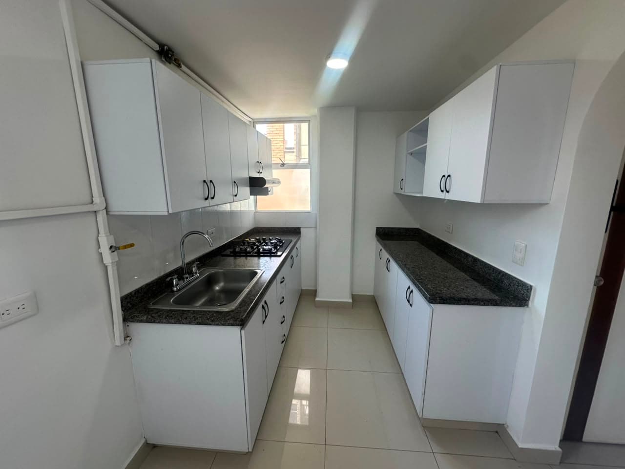 Apartamento en arriendo en Camino Verde, Envigado — foto 3 de 17