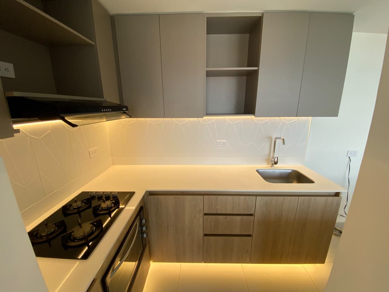 Apartamento en arriendo en Aves Maria, Sabaneta — foto 1 de 13
