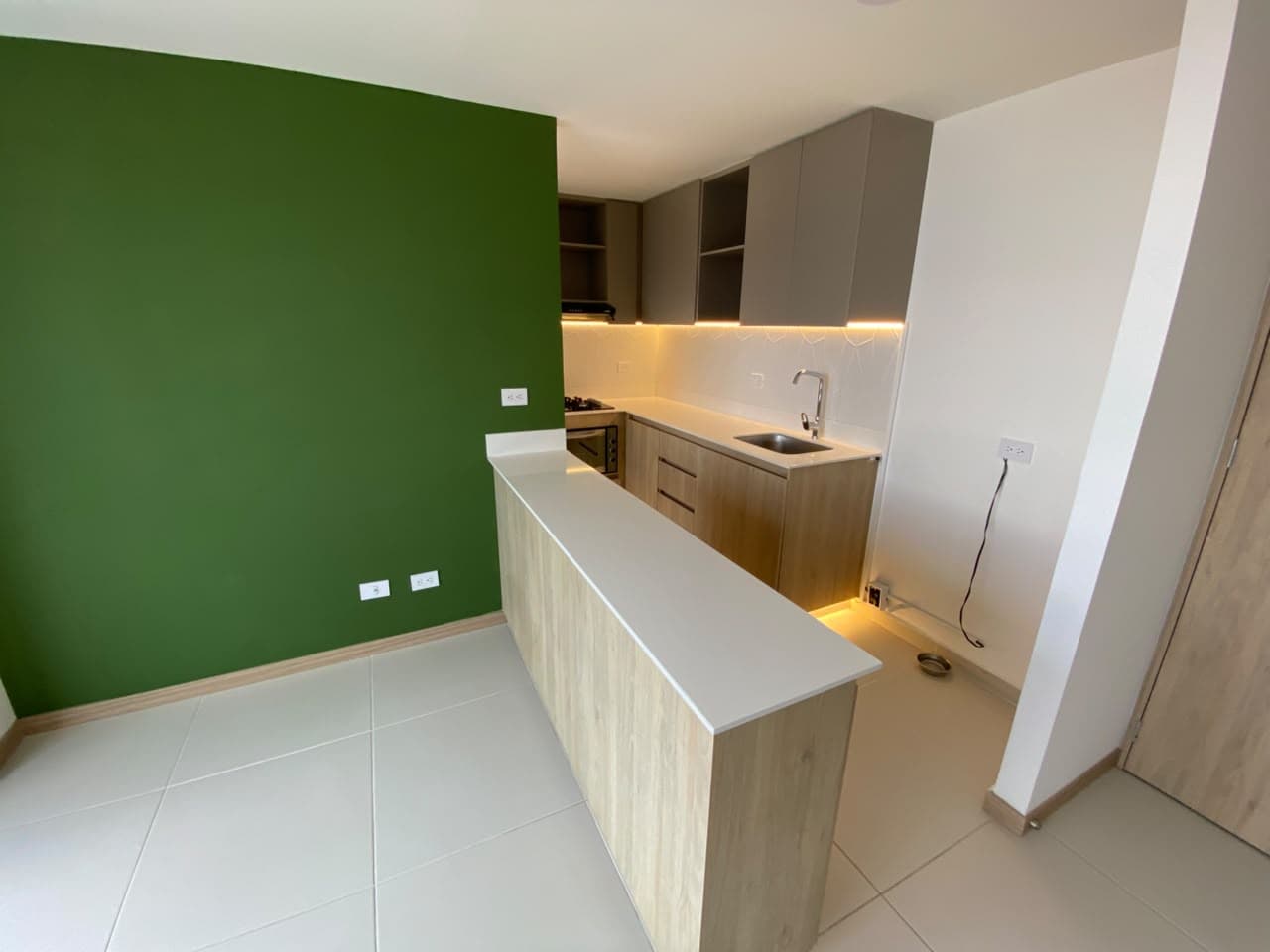 Apartamento en arriendo en Aves Maria, Sabaneta — foto 2 de 13