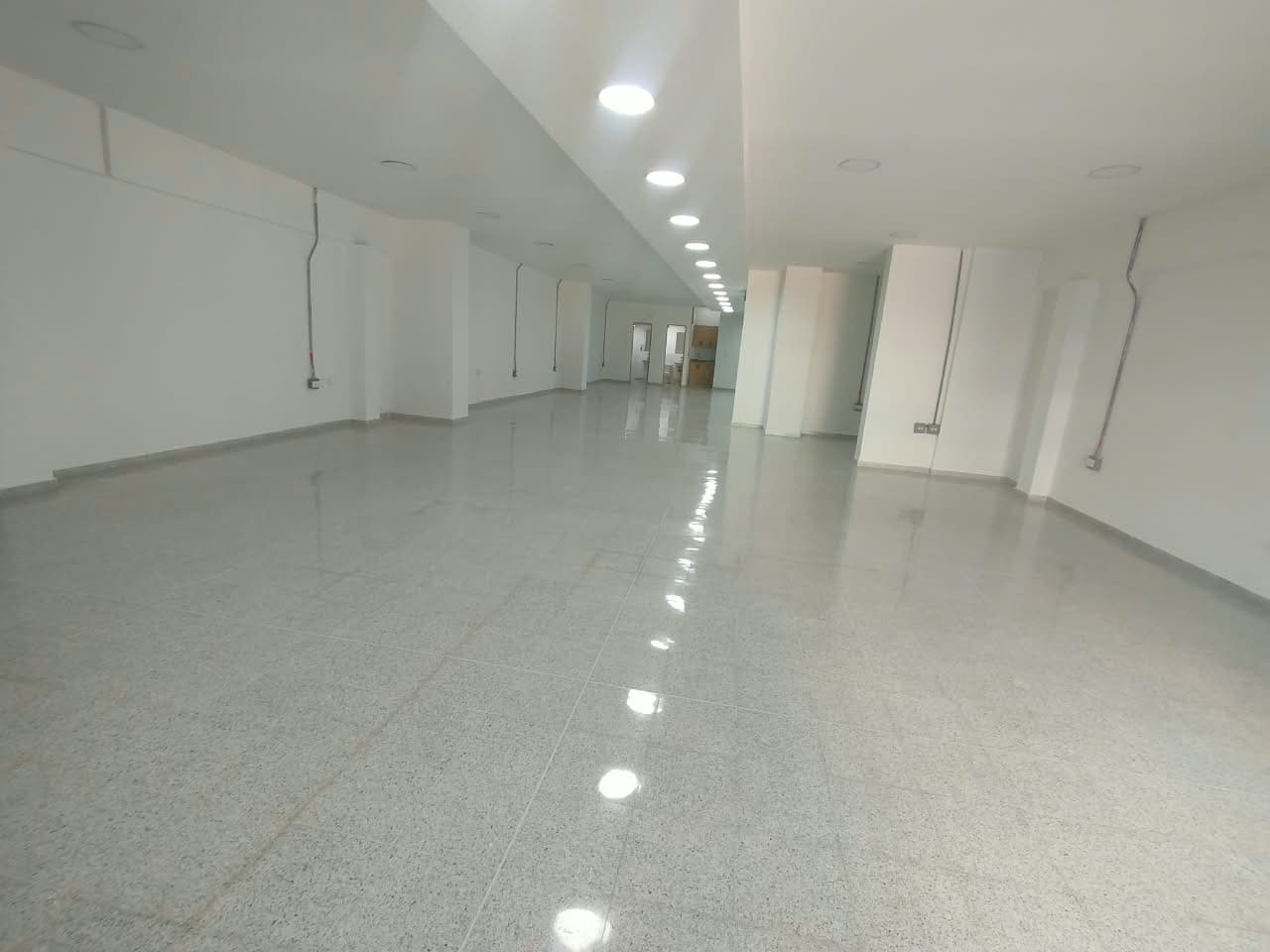 Local en arriendo en Laureles, Medellín — foto 2 de 12