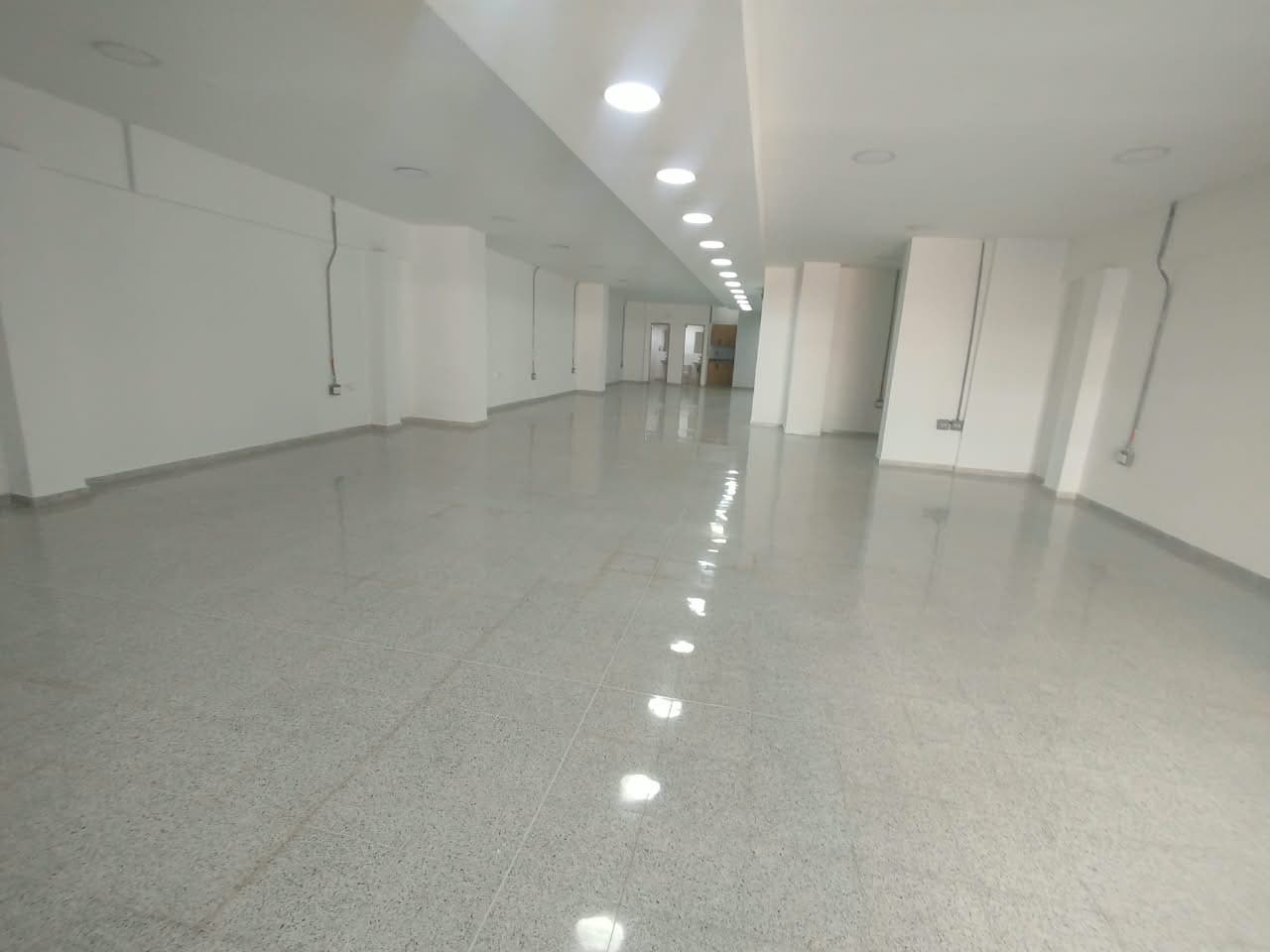 Local en arriendo en Laureles, Medellín — foto 3 de 12