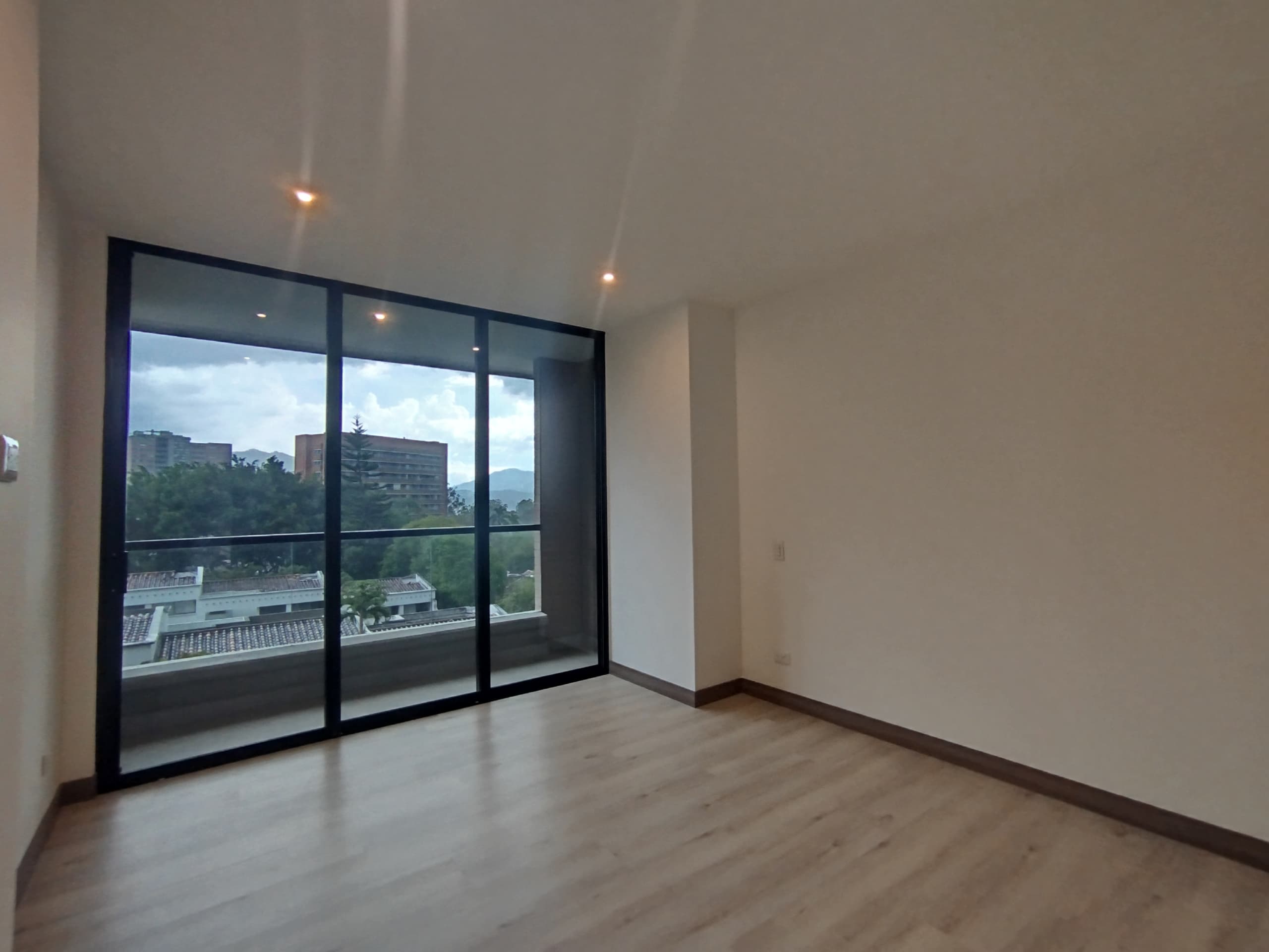 Apartamento en arriendo en Transversal Superior, Poblado, Medellín — foto 2 de 17